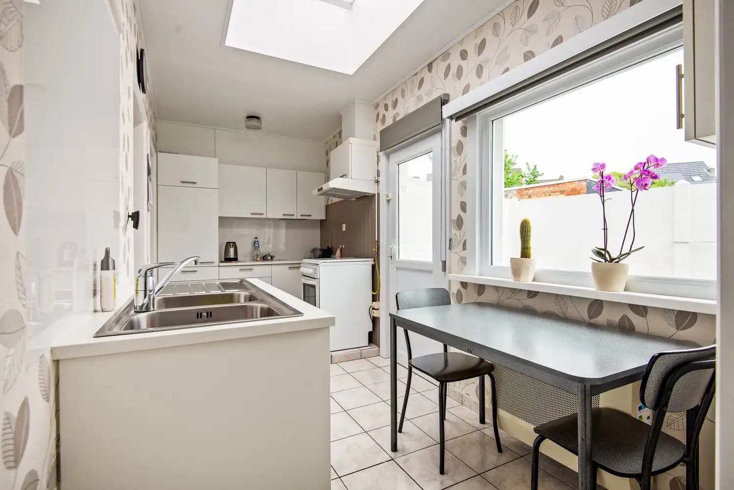 Te renoveren woning met drie slaapkamers en een garage in Kessel foto 7
