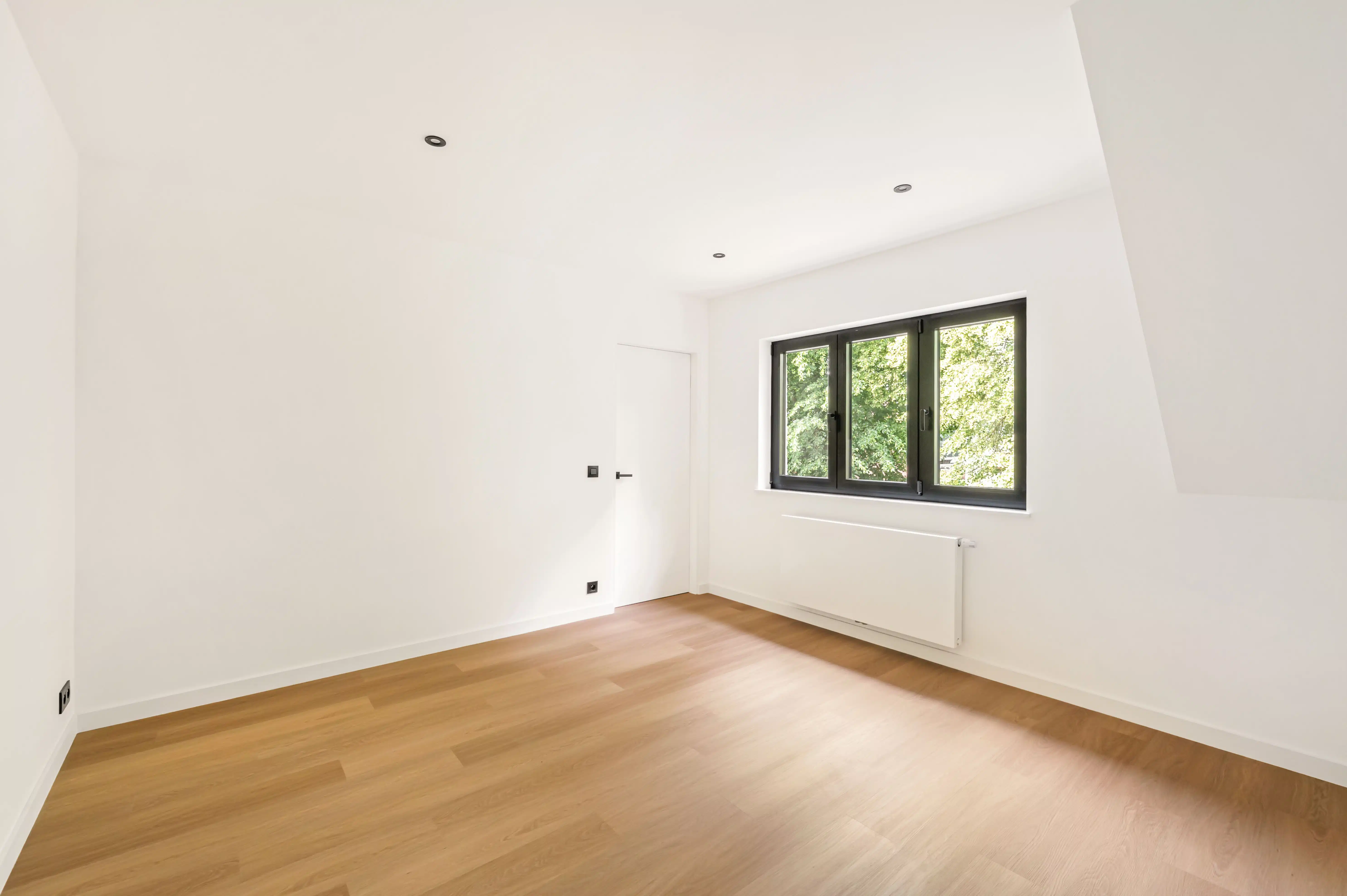 Instapklare woning met 4 slaapkamers en 2 badkamers ! foto 34