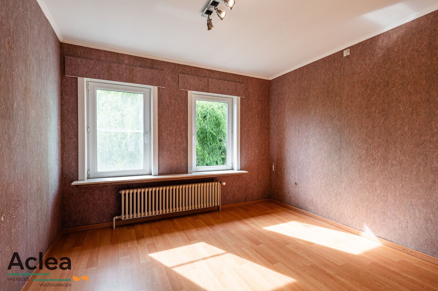 Ruime halfopen bebouwing met 5 slpks op strategische locatie in Zomergem foto 29