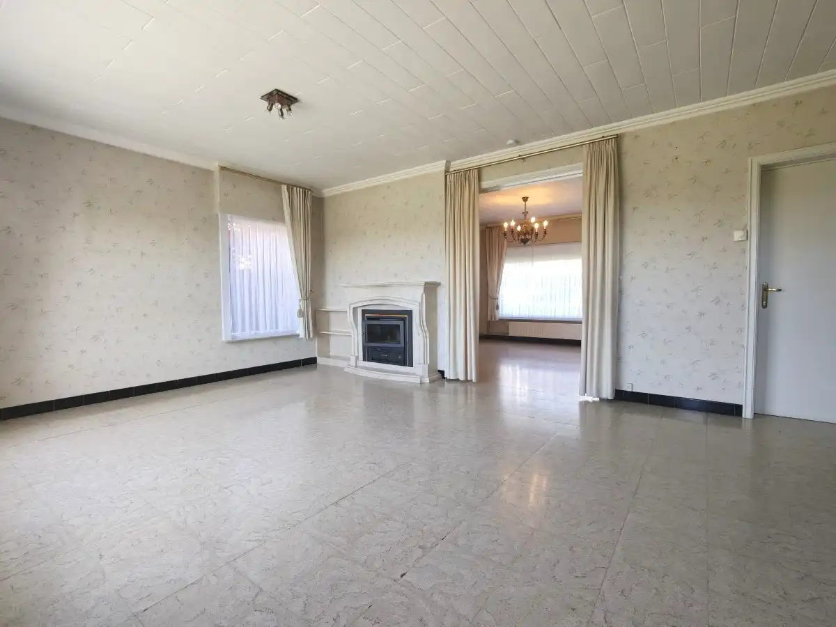 Zonnebeke - Ruime halfopen woning met 4 slaapkamers, bureel en grote tuin foto 3