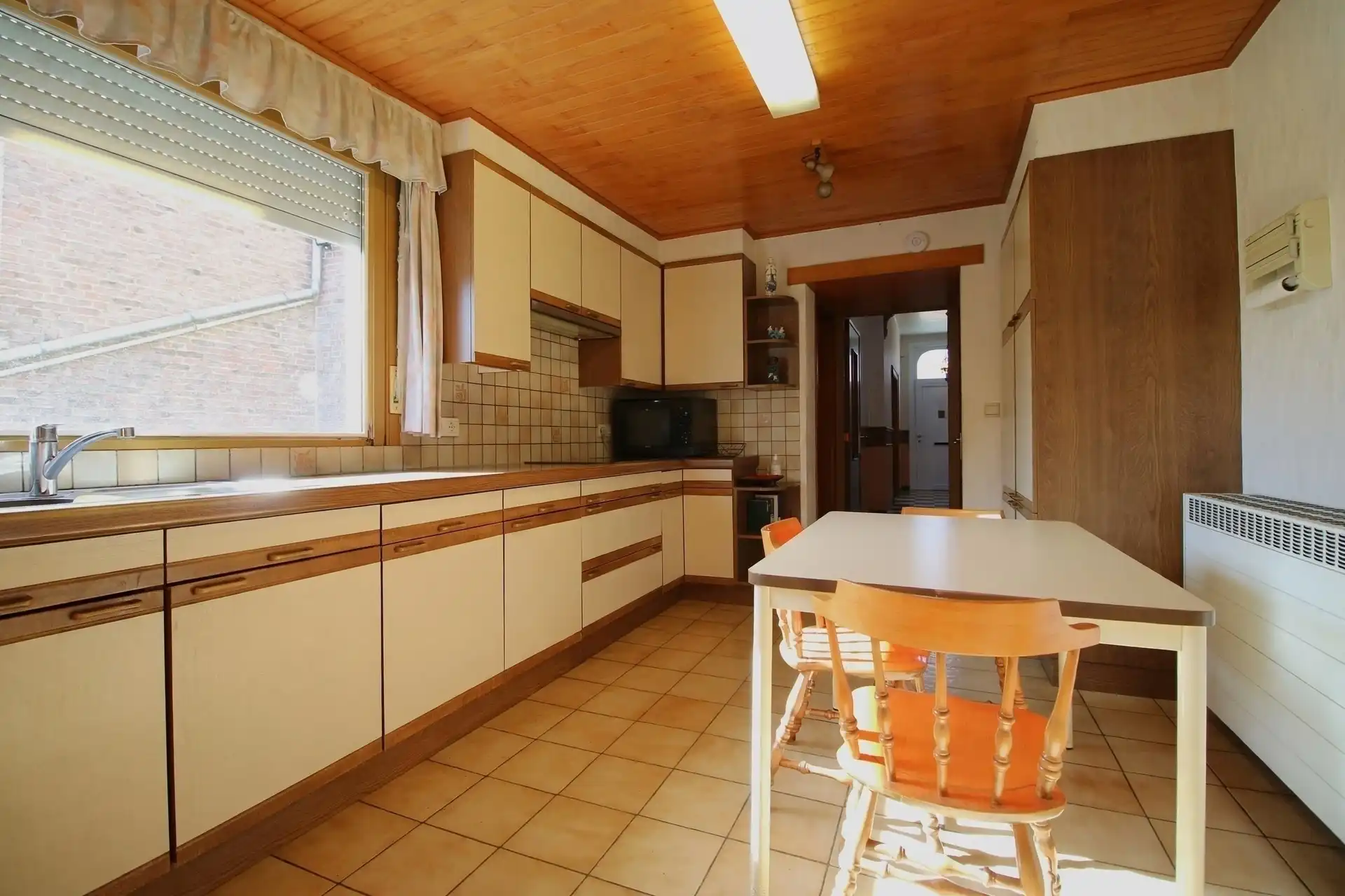 Karaktervolle te renoveren burgerwoning foto 6