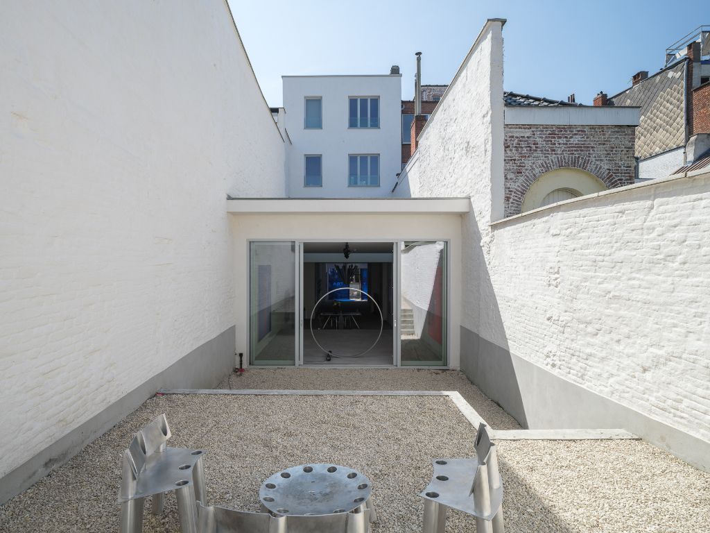 Centrum Gent – Nederkouter: Handelsruimte met stadstuin te huur. foto 12