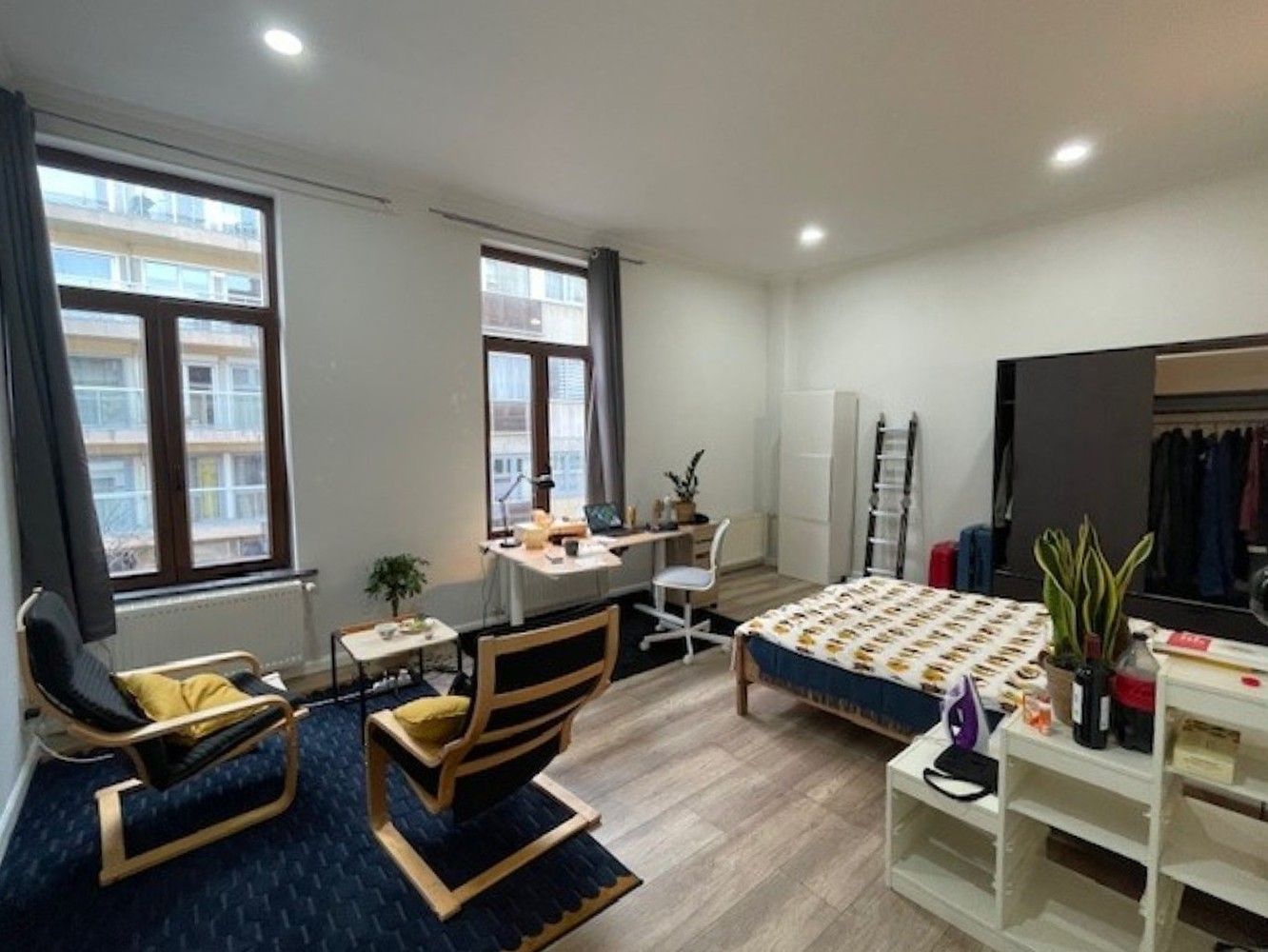 Instapklaar en ruim pand met stadskoer binnen de ring van Leuven foto {{pictureIndex}}