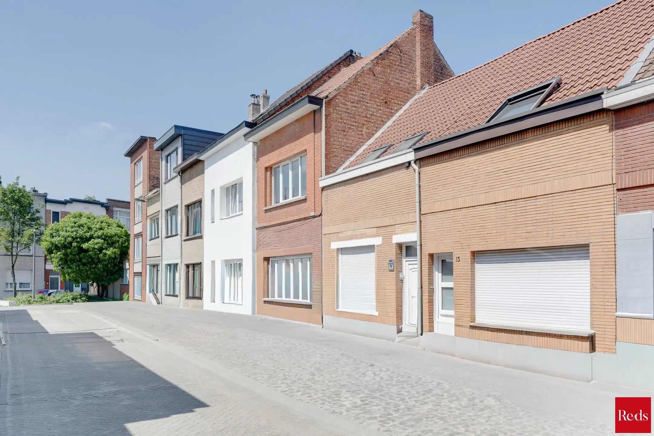 Rustig gelegen gezinswoning met 30 m² terras foto 28