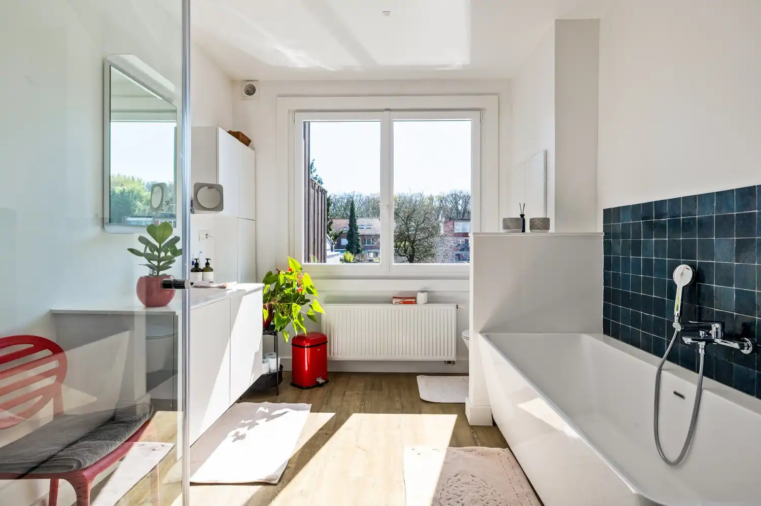 Instapklare gezinswoning met 3 slaapkamers en tuin in Wijnegem foto 9