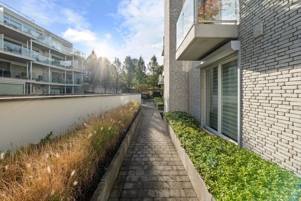 KNAP APPARTEMENT MET 1 SLAAPKAMER EN STAANPLAATS IN SINT-TRUIDEN foto 4