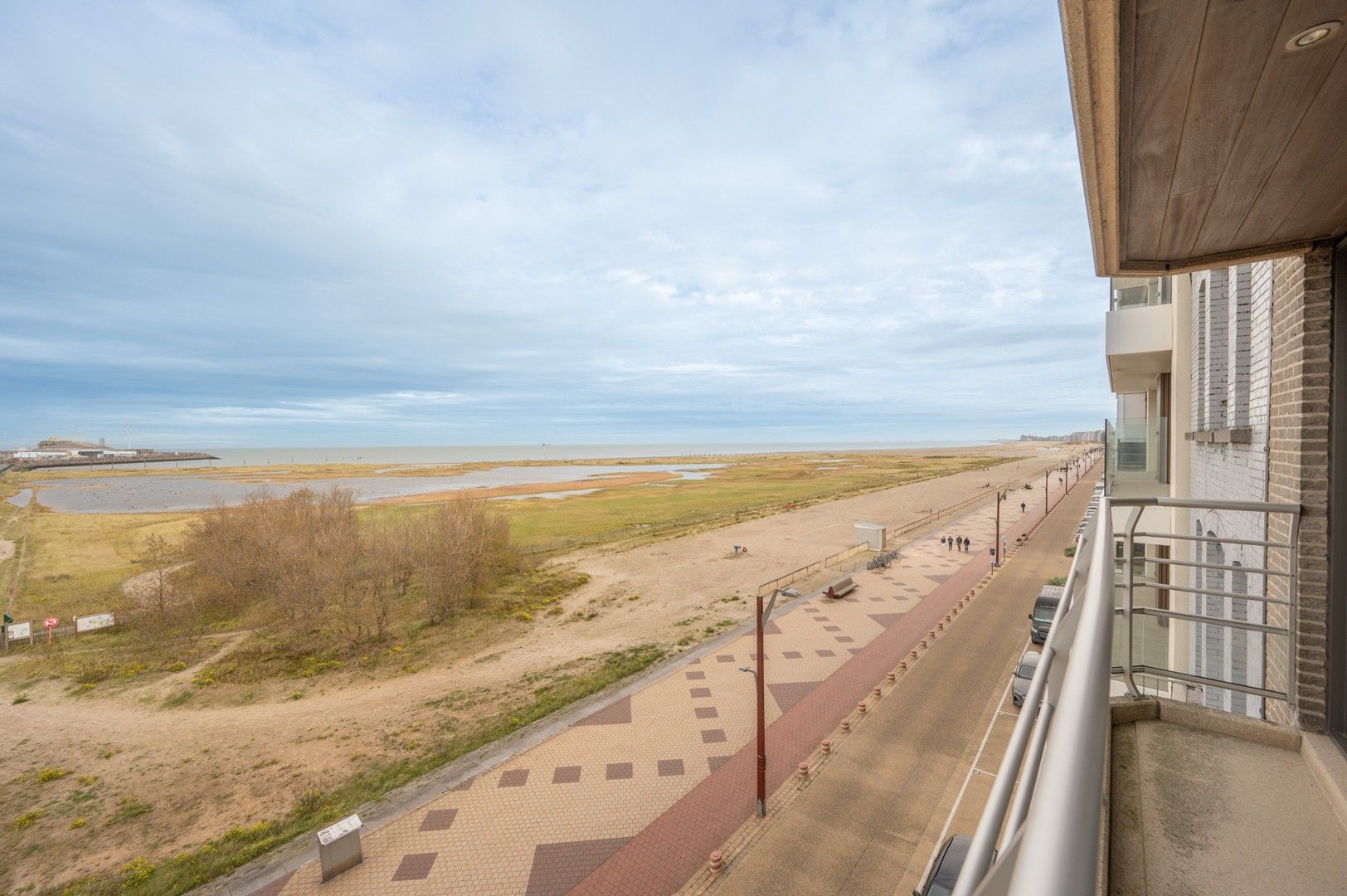 Zonnig doorloopappartement met twee slaapkamers! foto 14