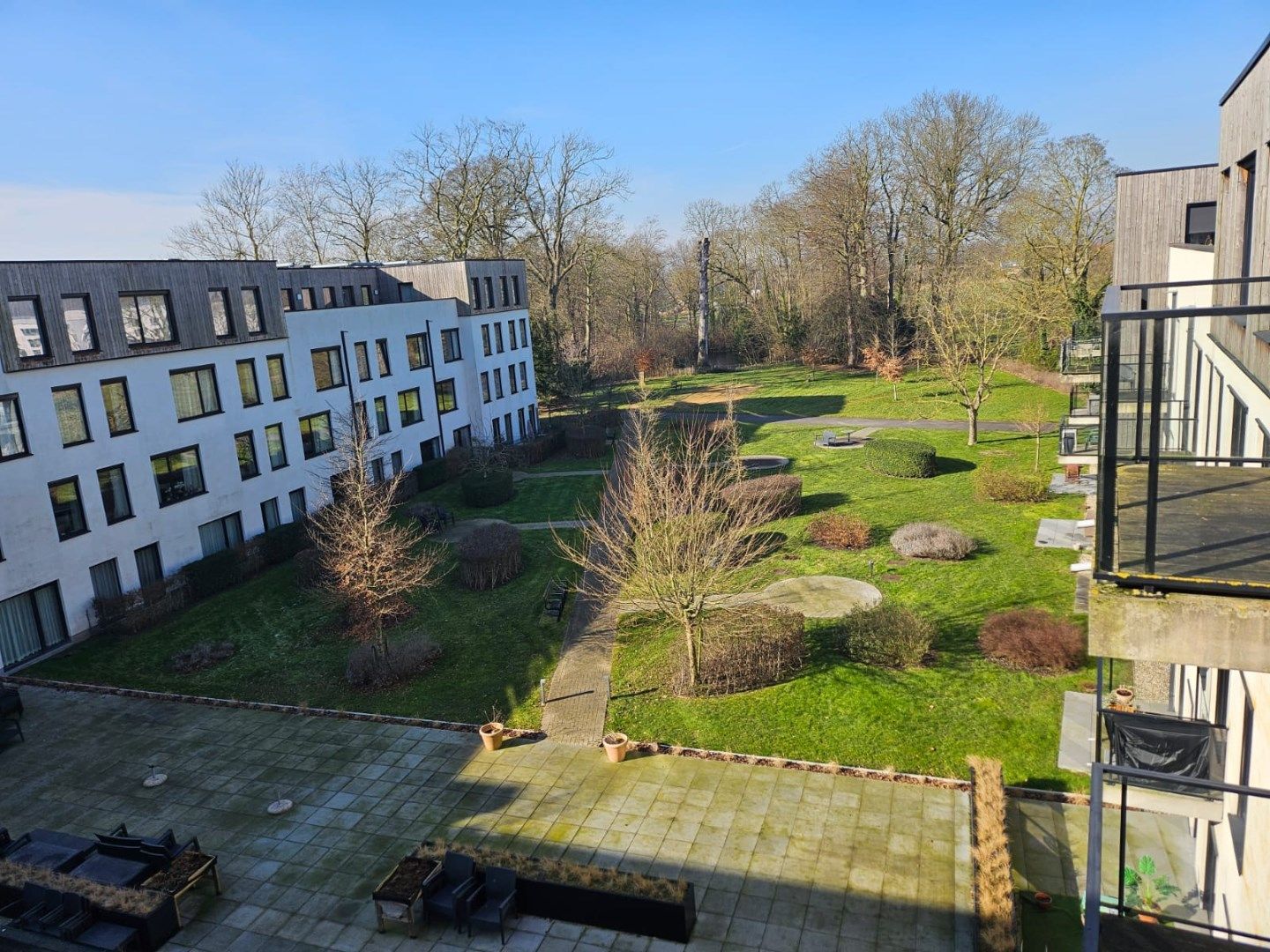 Recente assistentie flat in mooie luxe residentie 'Prinsenhof' nabij Stad Brugge. foto 10