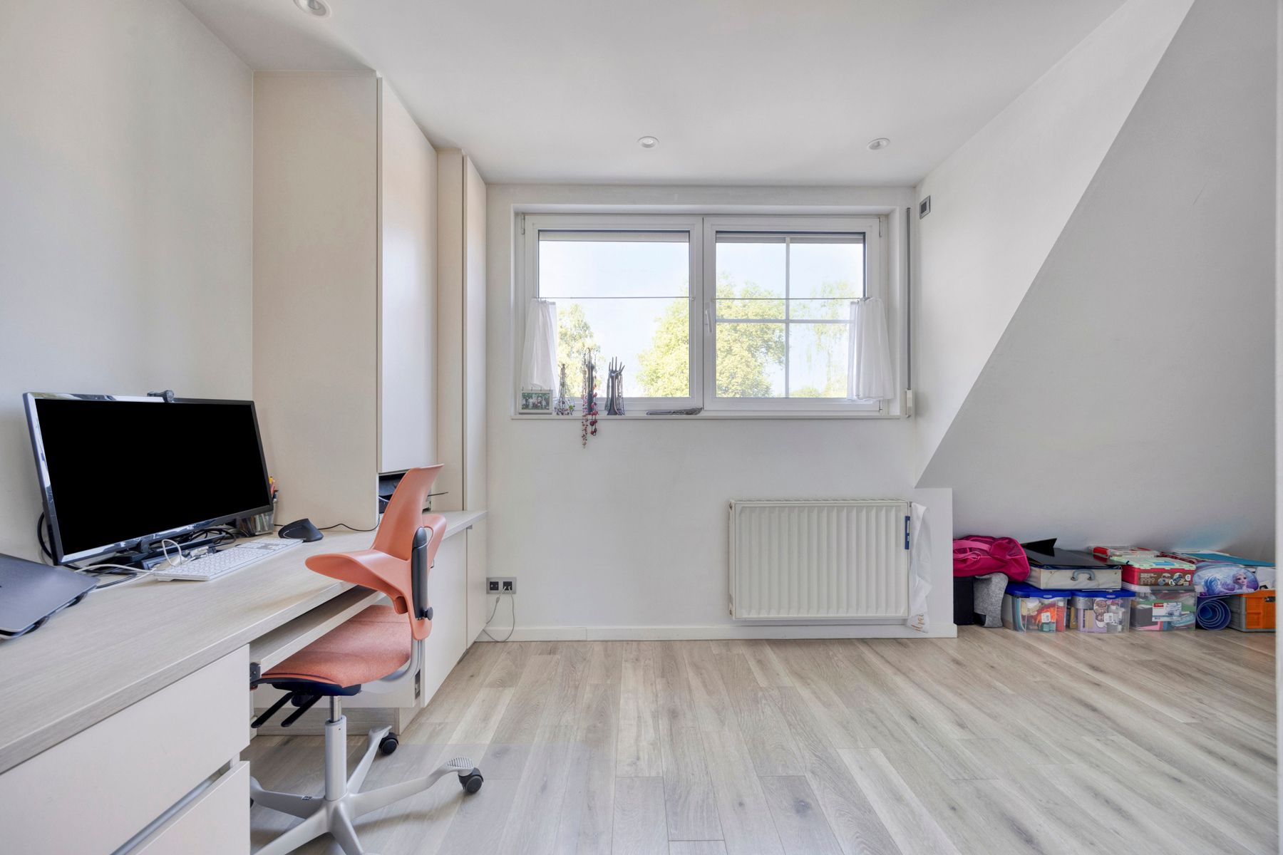 Rustig gelegen woning met garage foto 17