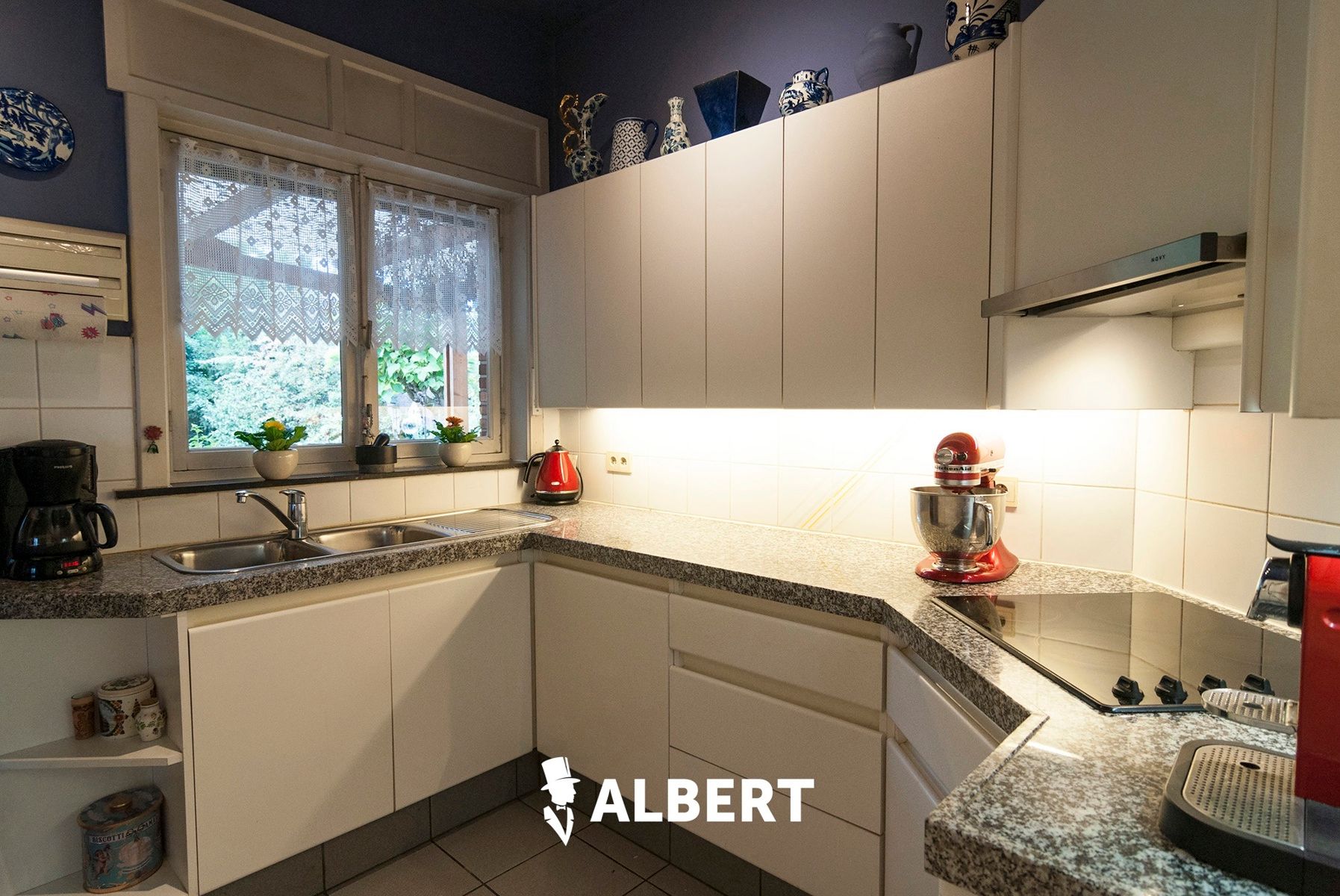 Gunstig gelegen, ruime, tijdloze woning op prachtig perceel! foto 10