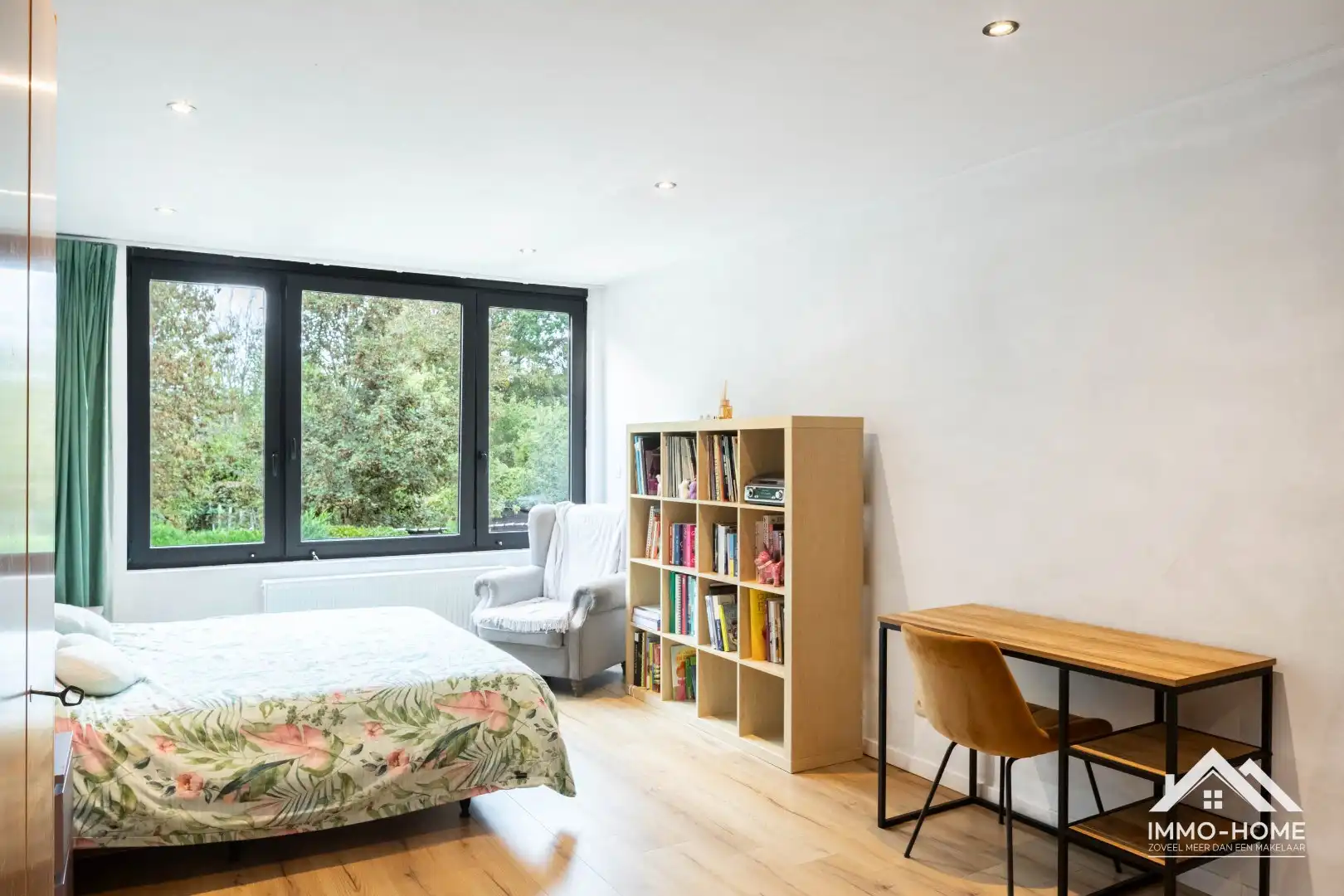 Prachtige gerenoveerde woning op een topligging in Sint-Amandsberg! foto 17