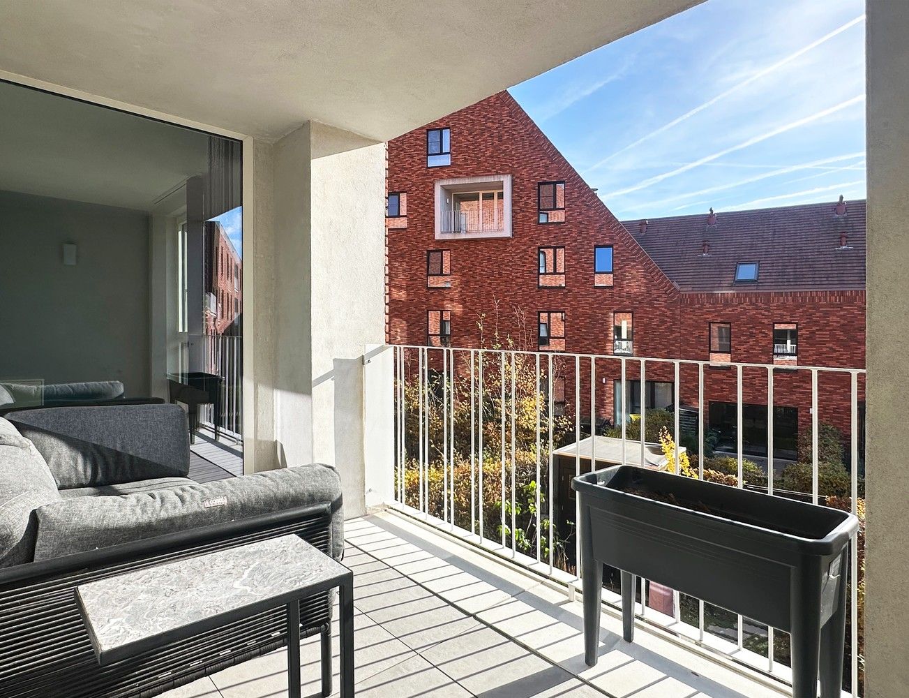 Modern appartement met 2 slaapkamers, aangenaam terras & autostaanplaats in Lier! foto 7