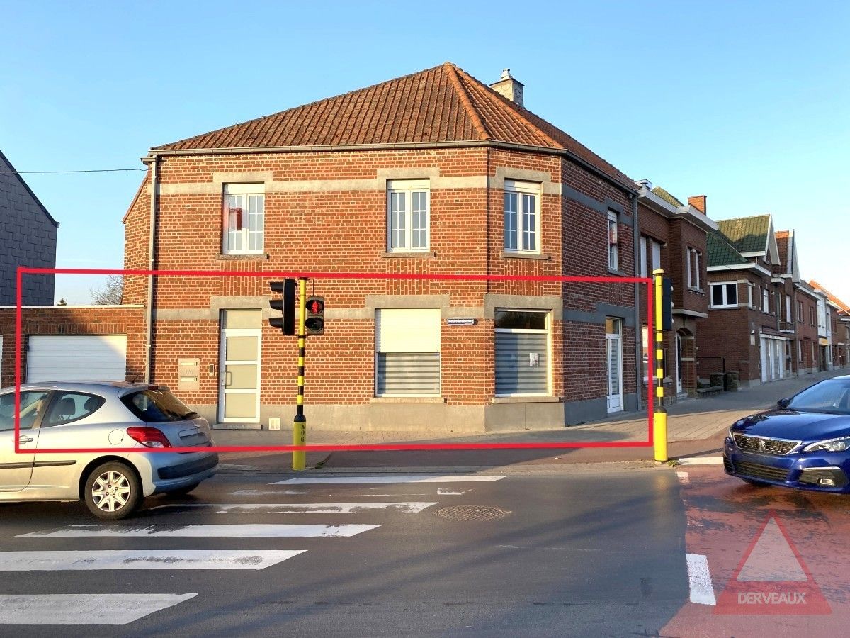 Roeselare – Gelijkvloers appartement met garage en directe toegang foto {{pictureIndex}}