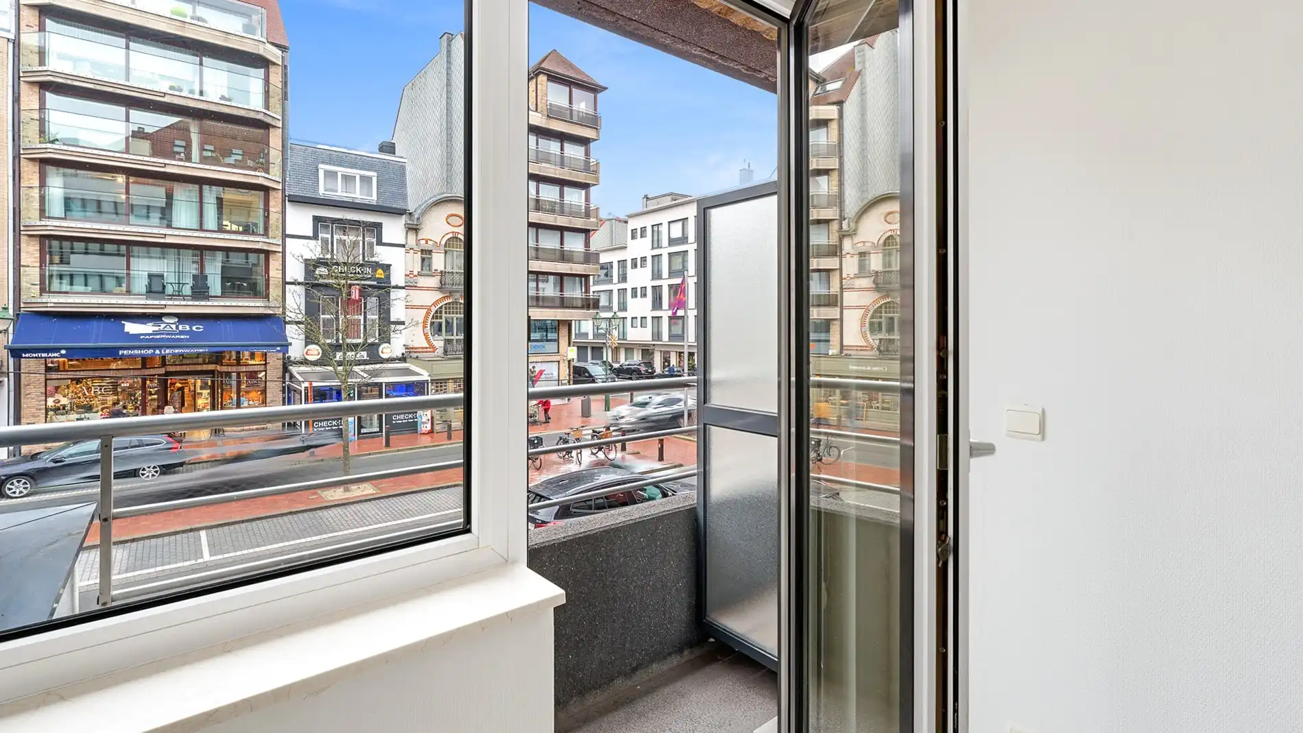 Hoekappartement met 2 slaapkamers in de Lippenslaan foto 7