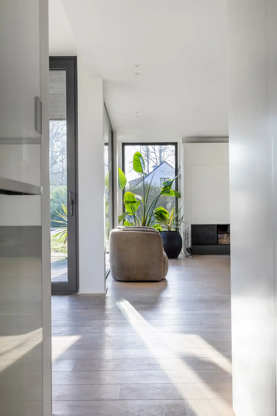 Luxueuze moderne villa met zwemvijver en prachtig poolhouse foto 8