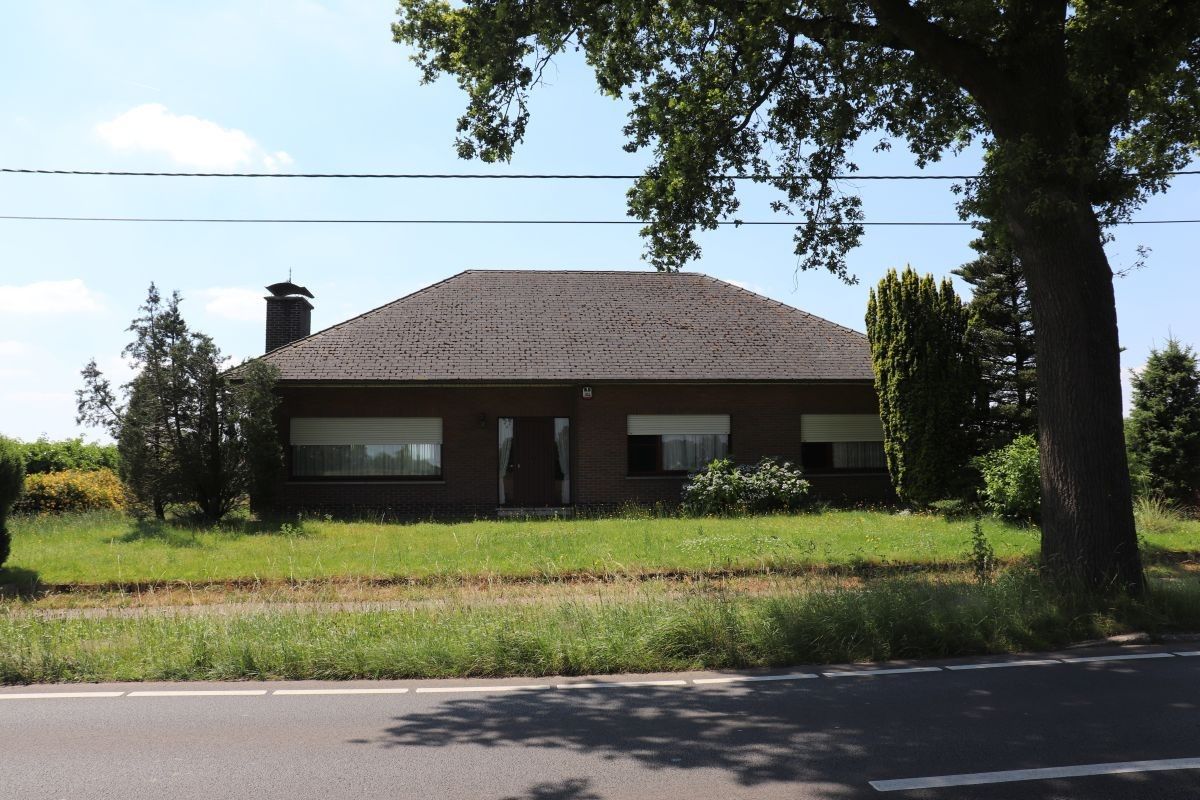 Woning met stal op mooi stuk grond te koop te Brecht foto 2