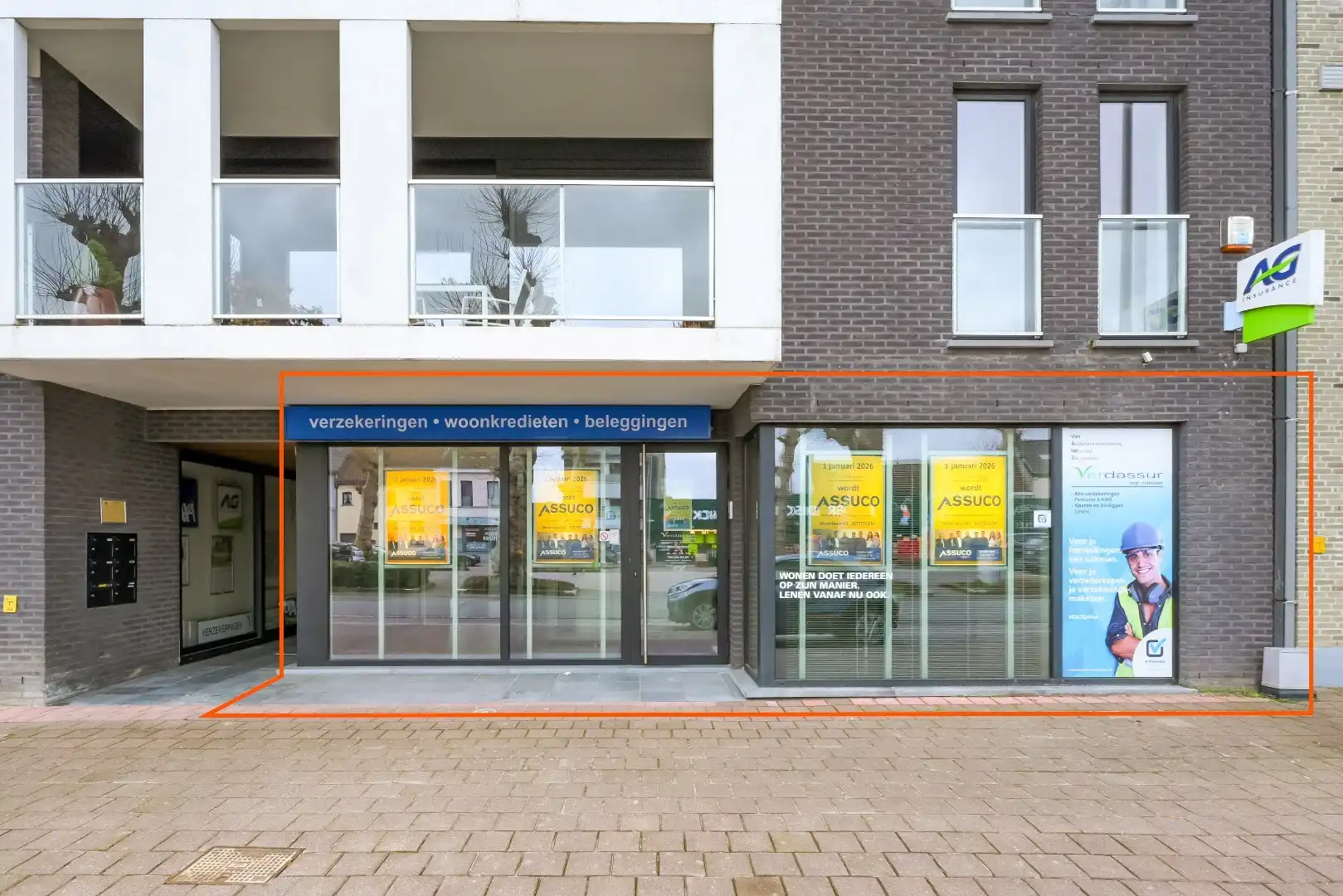 9m vitrine op dé GROENLAAN - HERZELE foto {{pictureIndex}}