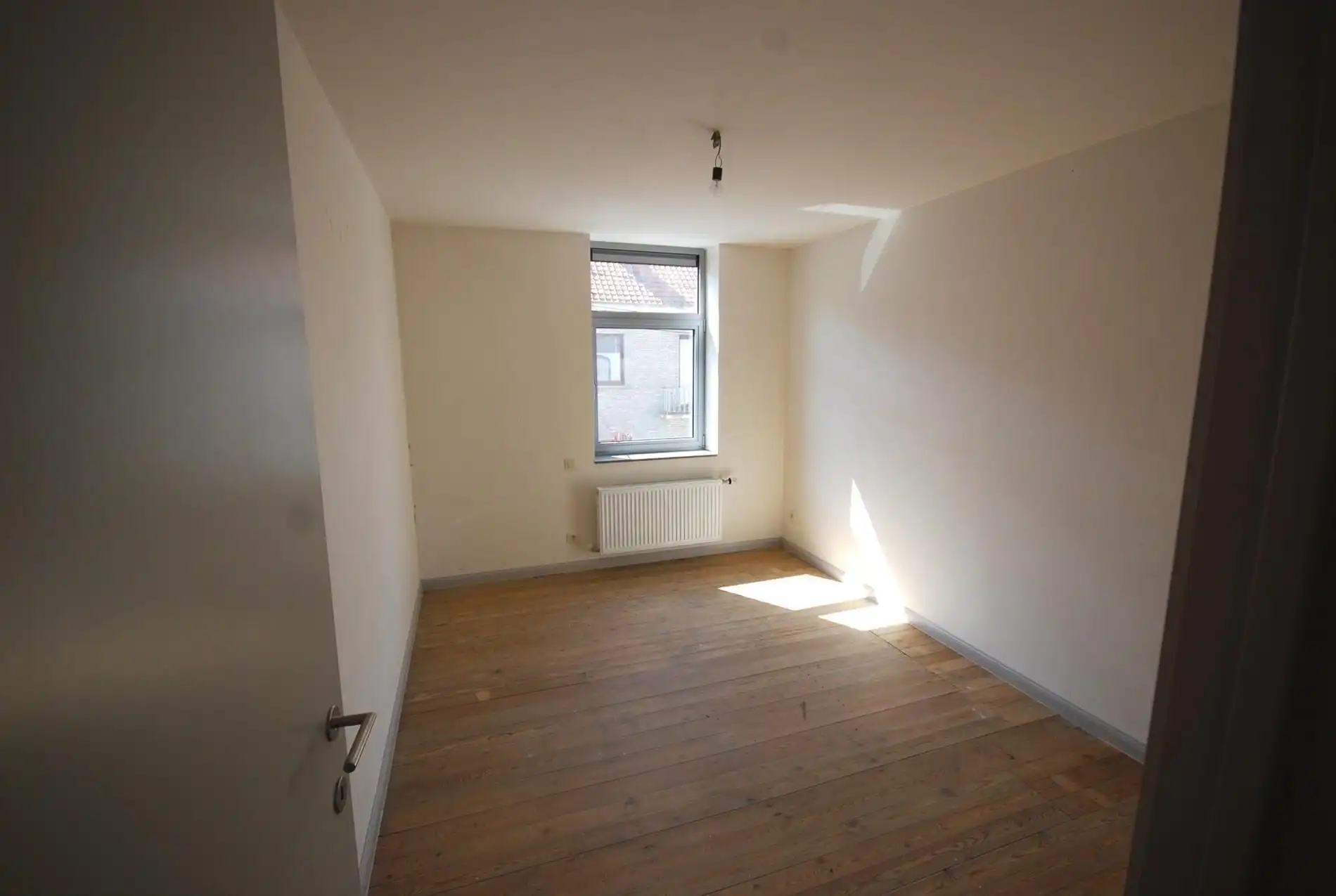 RUIME WONING (211m²) MET RUIME INDELING EN VEEL LICHTINVAL foto 7