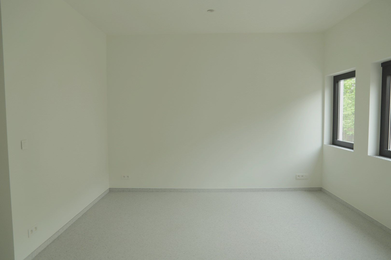 Penthouse van 178m² met 2 slaapkamers en ruim terras vlakbij Genk centrum foto 21
