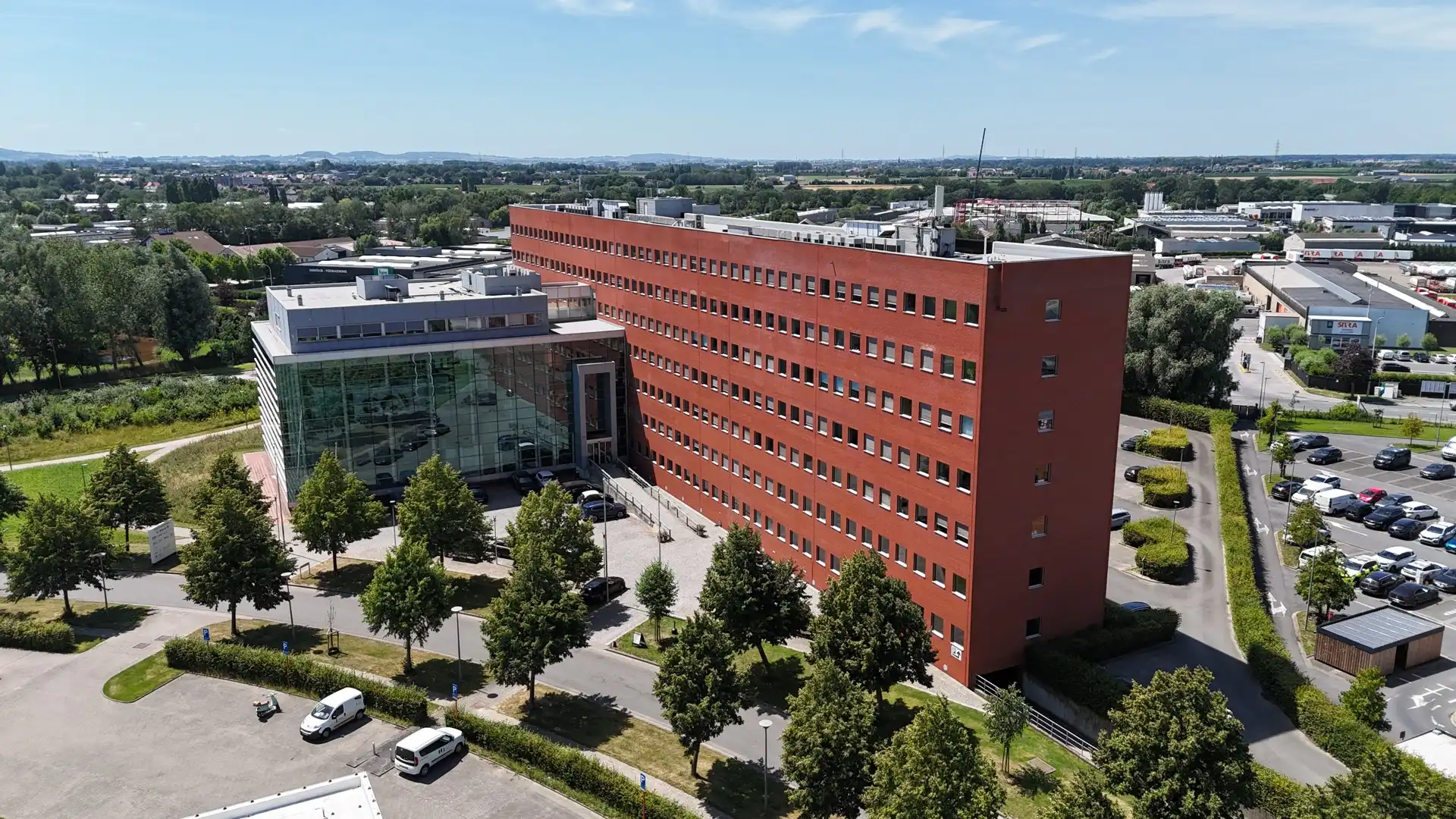 Instapklare kantoorruimte van 705 m² in Ieper foto 2