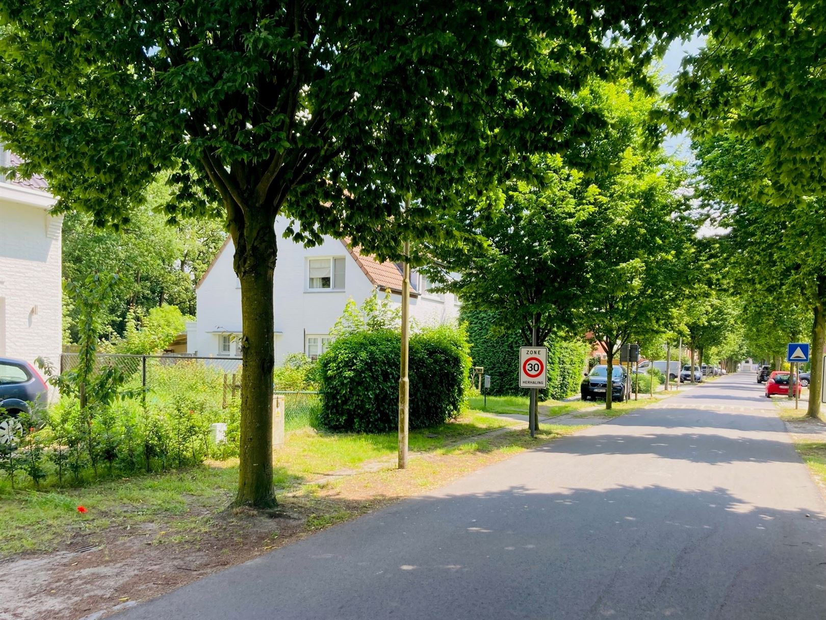 Nieuwbouw 3-gevel woning in een groen en rustig kader. foto 5