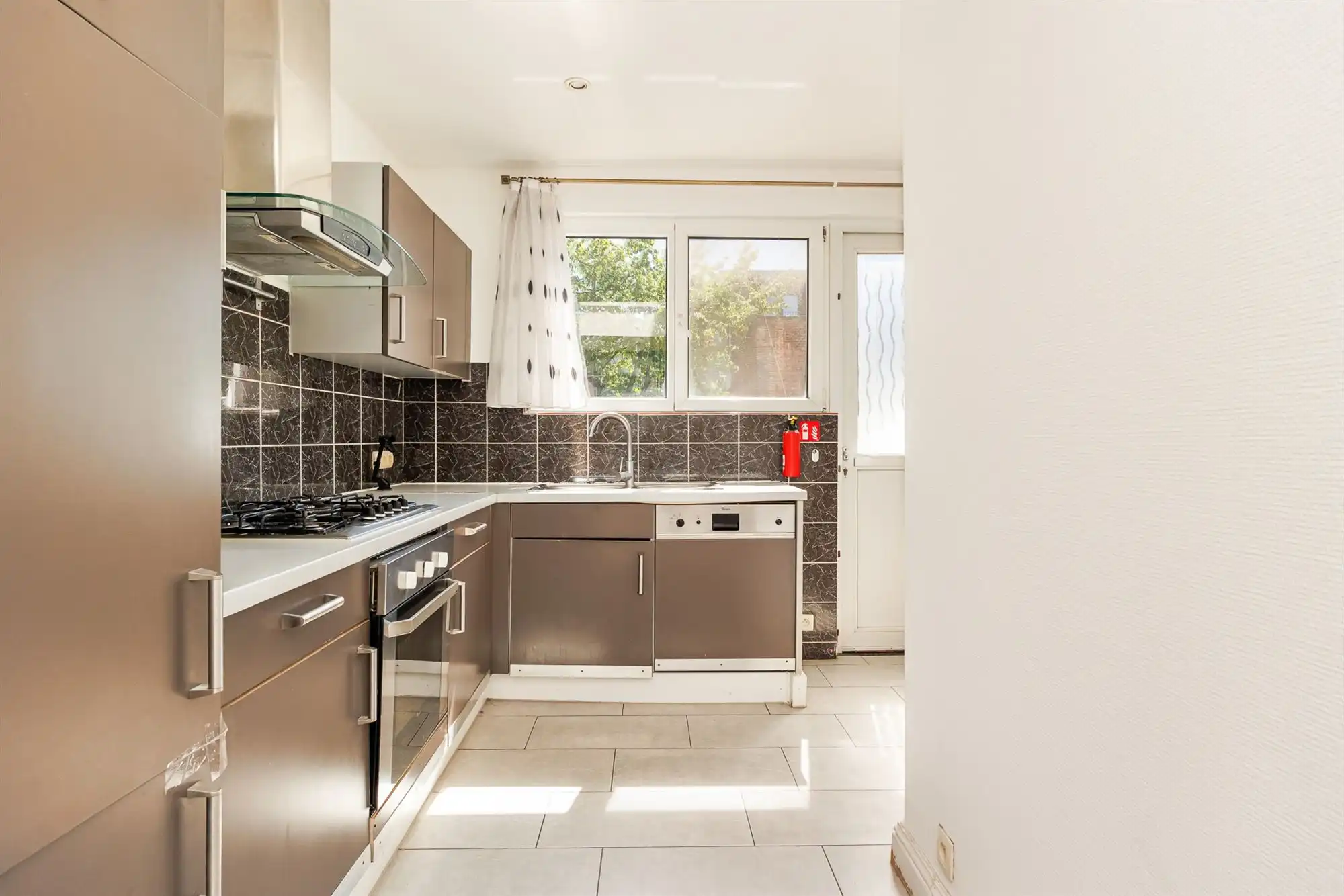 Instapklare woning met 3 slpkmrs., tuin en zonnepanelen foto 7