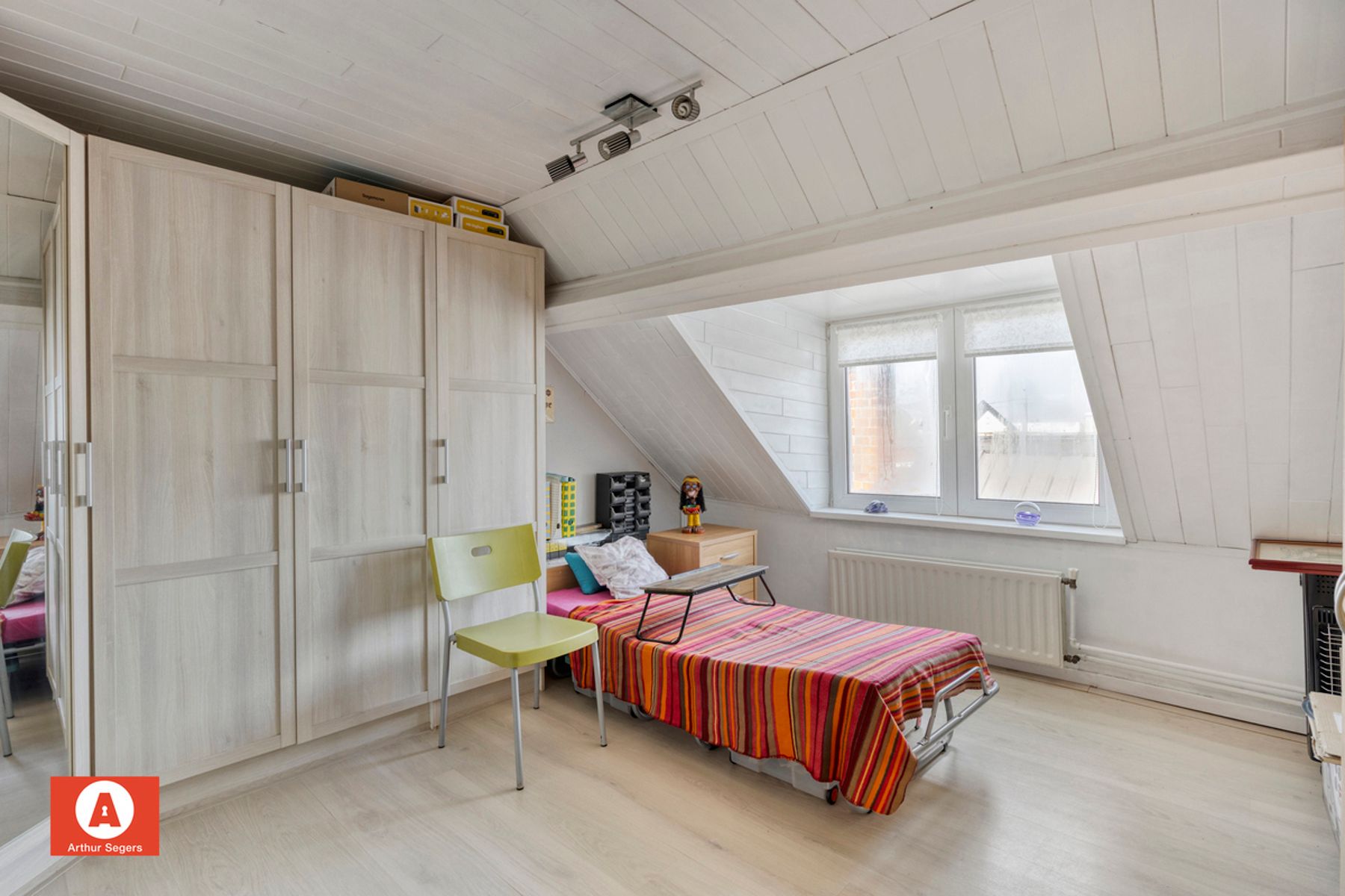 Gesloten bebouwing met 2 slaapkamers en ruime carport foto 17