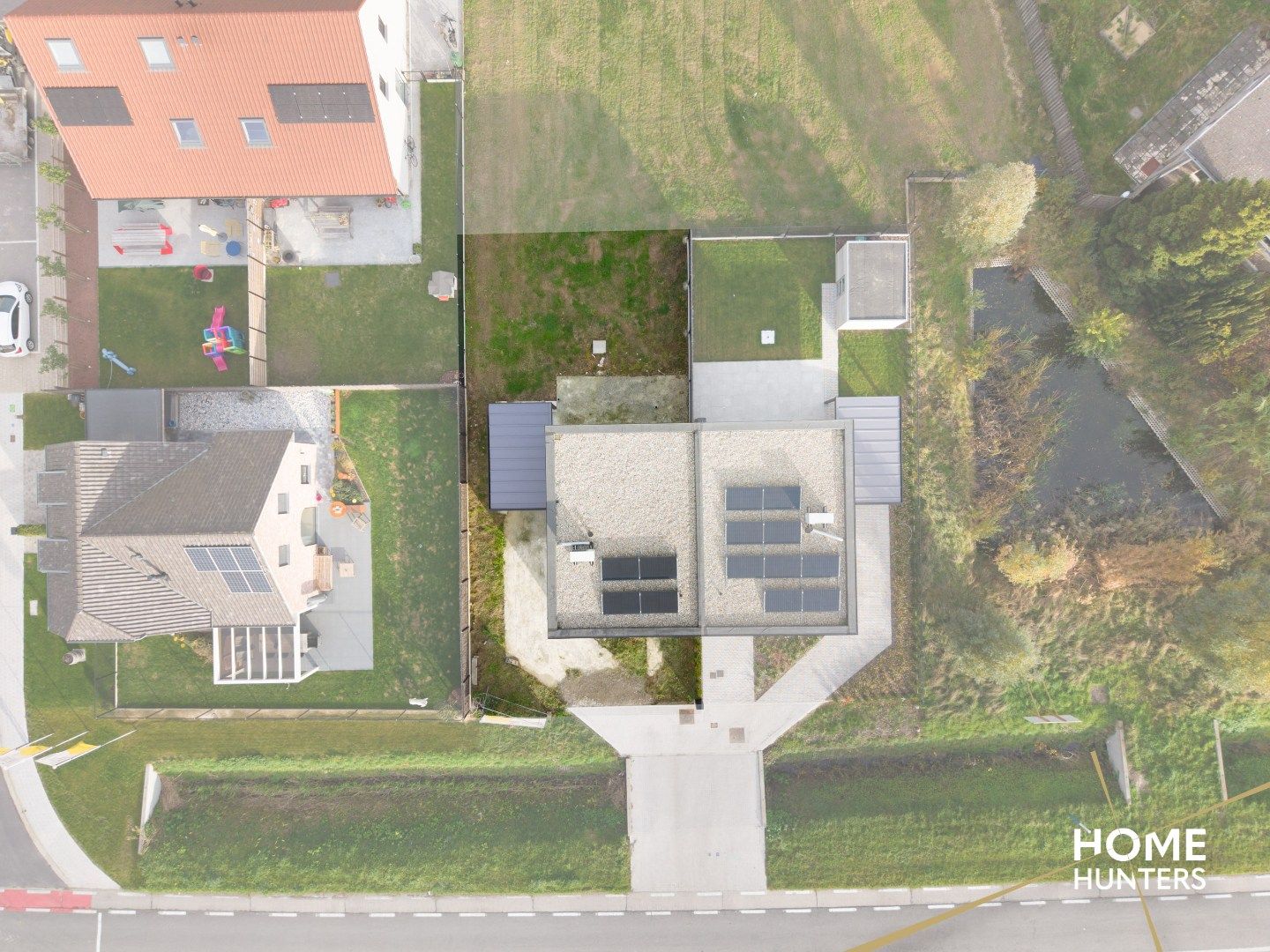 Luxueus afgewerkte halfopen nieuwbouwwoning met vergezichten foto 23