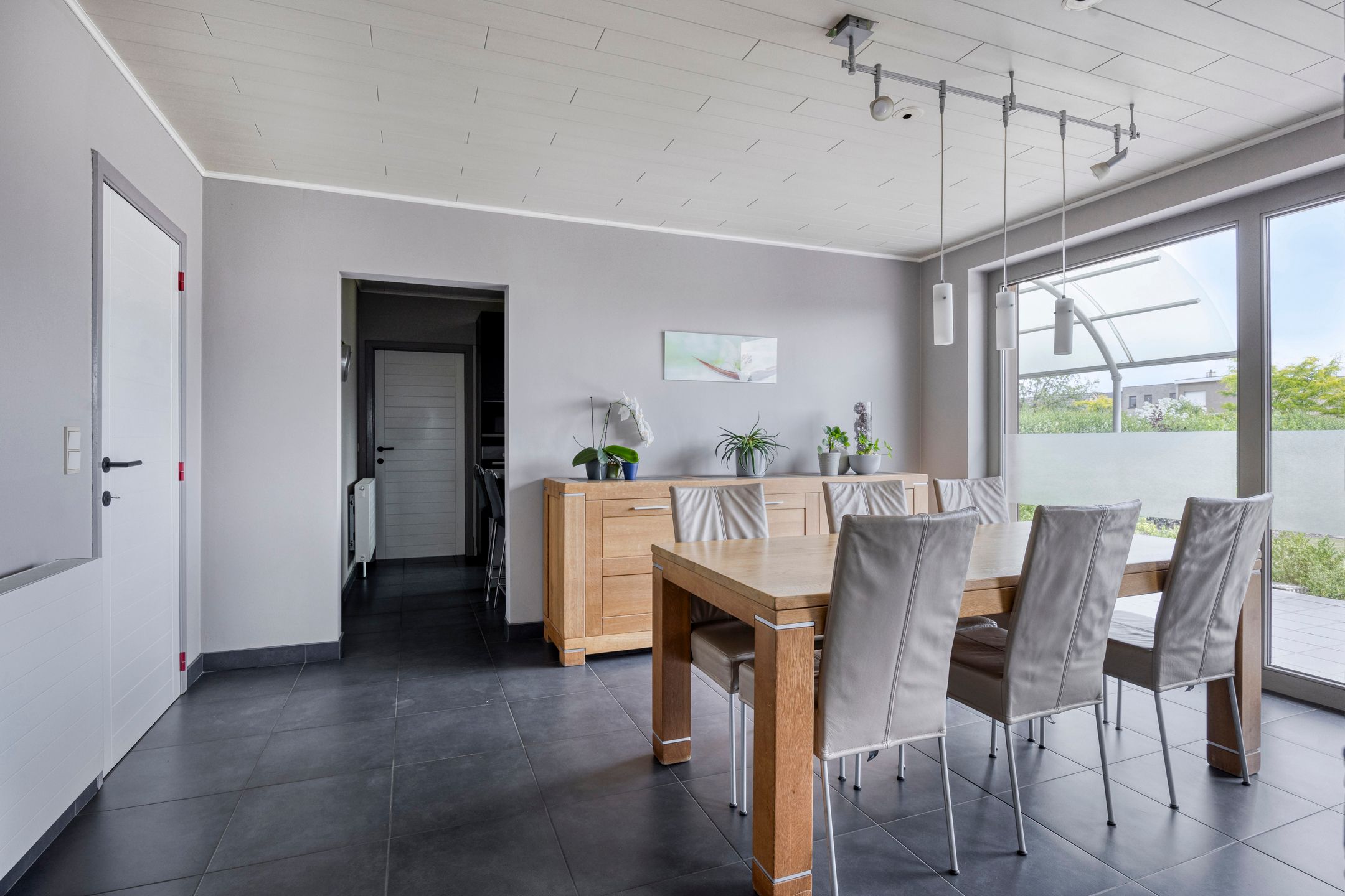 Instapklare, gerenoveerde woning met 4 slaapkamers op 9 are foto 6