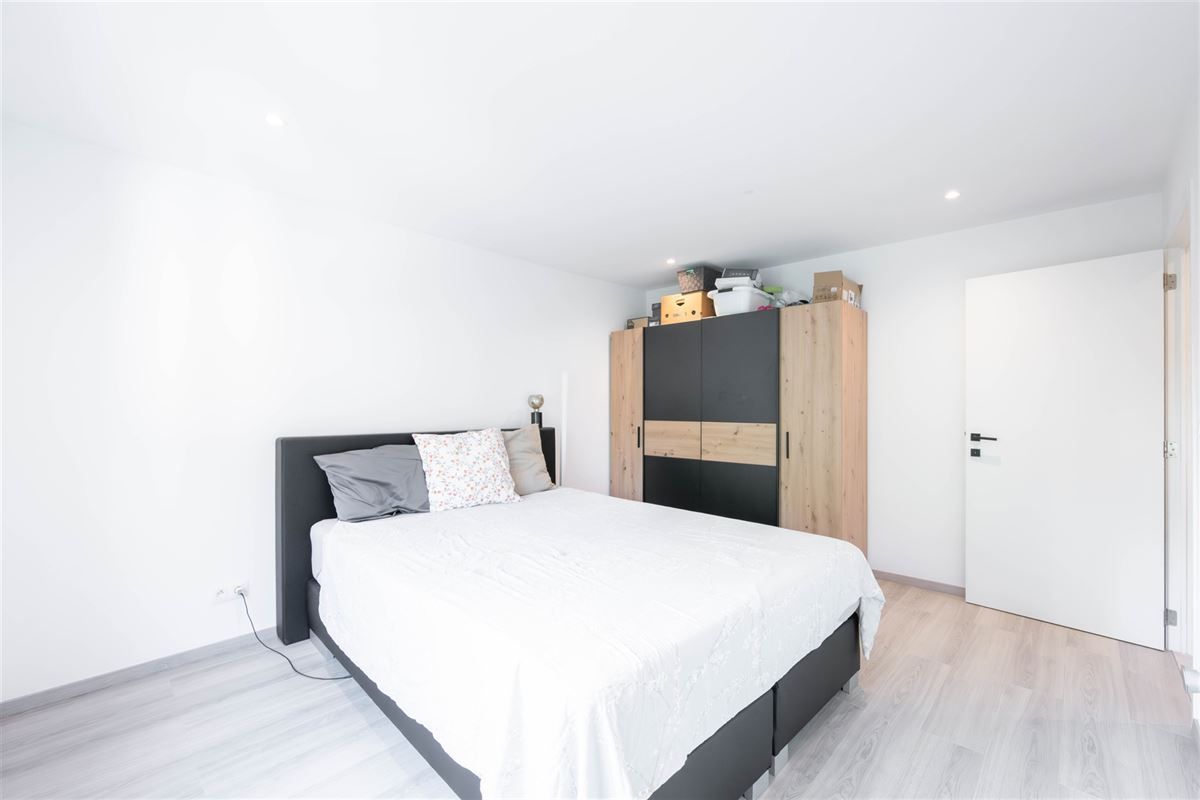 Gerenoveerd appartement op een toplocatie in Kortrijk foto 6