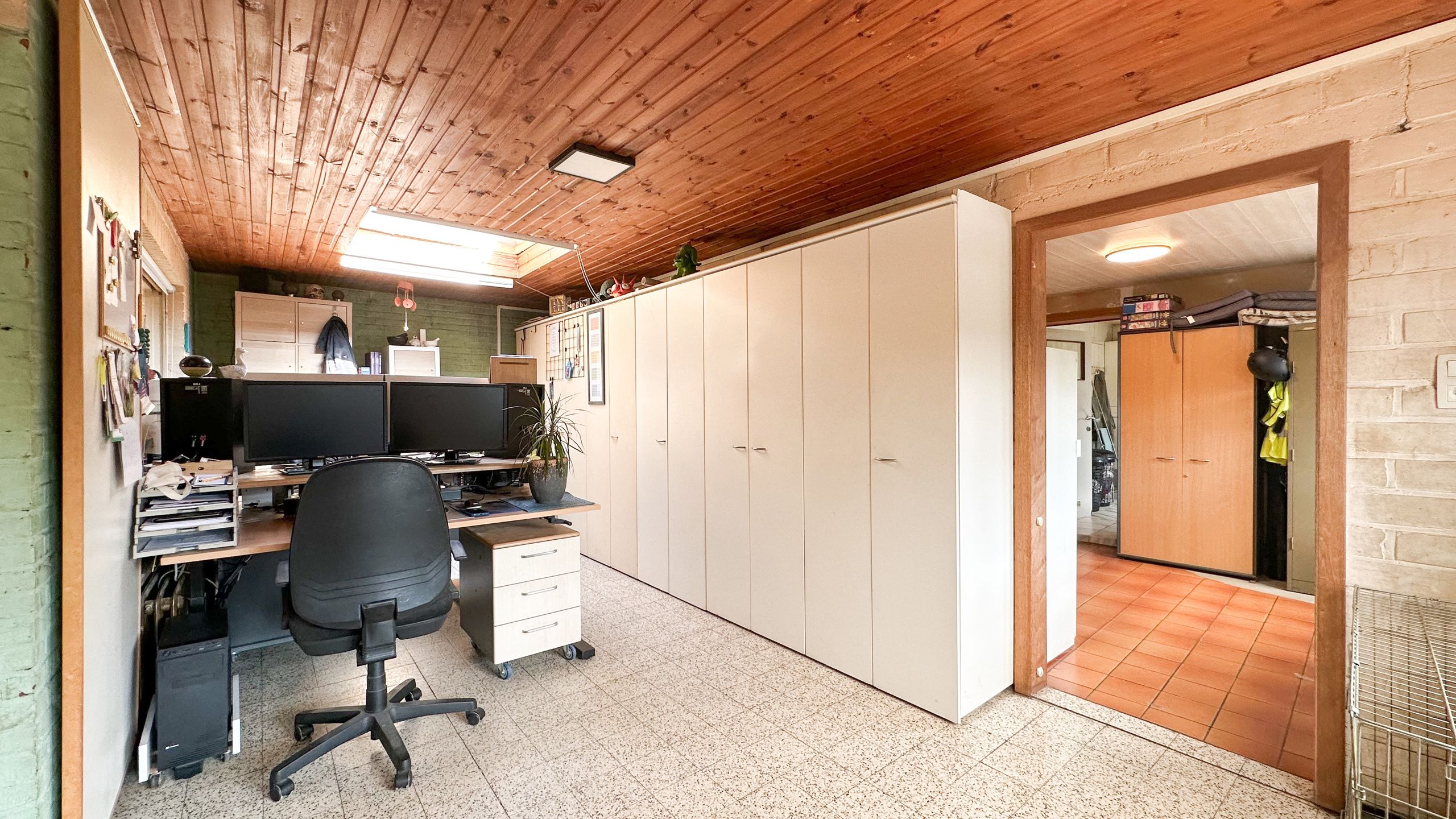 Instapklare woning met woonopp. van 309m² te Houthalen! foto 12