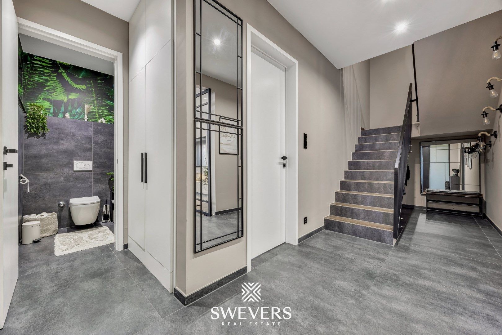 Stijlvol wonen op een ruim perceel met 4 slaapkamers en topafwerking foto 24