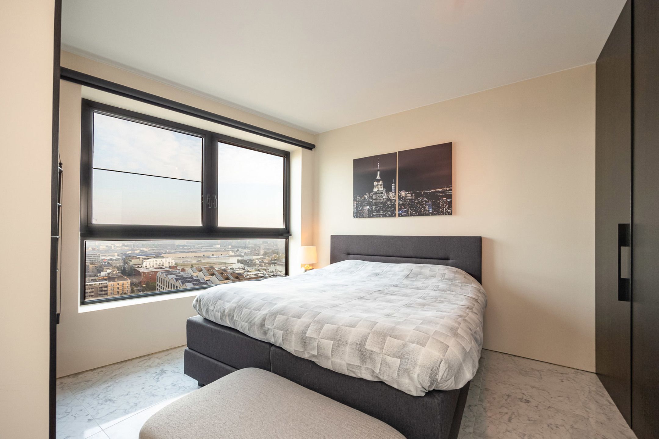 Uniek luxe appartement te residentie London Tower foto 13