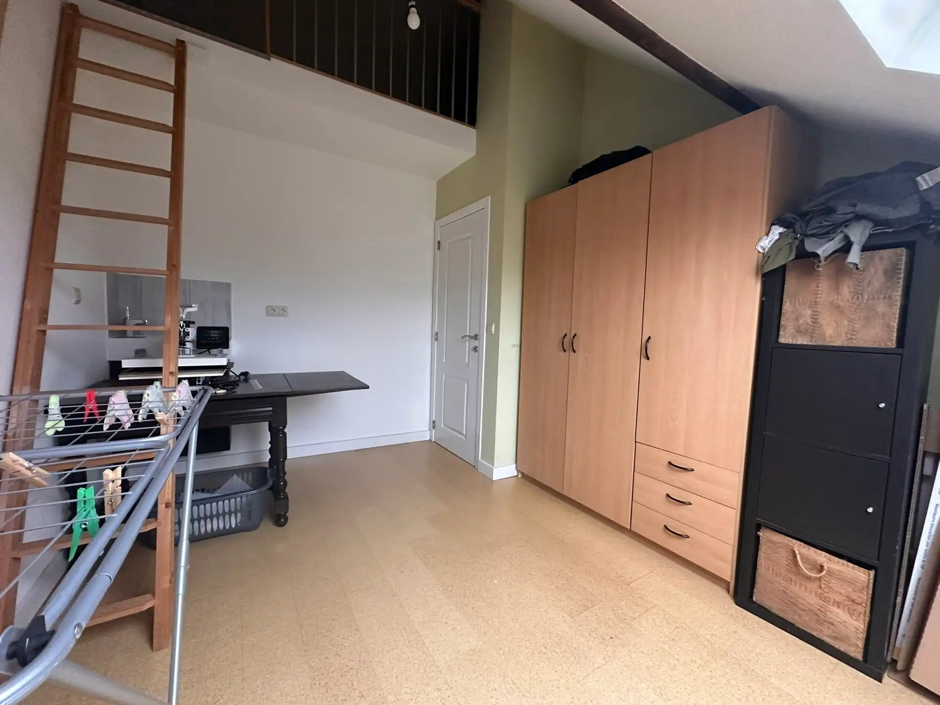 WONING MET 3 SLPK, TERRAS, TUINTJE EN 2 AUTOSTAANPLAATSEN foto 14