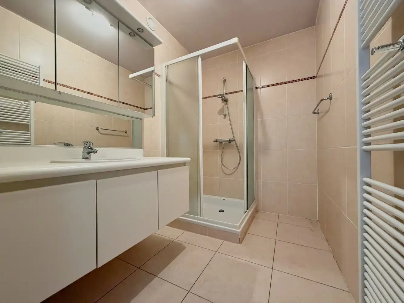 Lichtrijk appartement met 2 slpk in hartje Torhout! foto 5