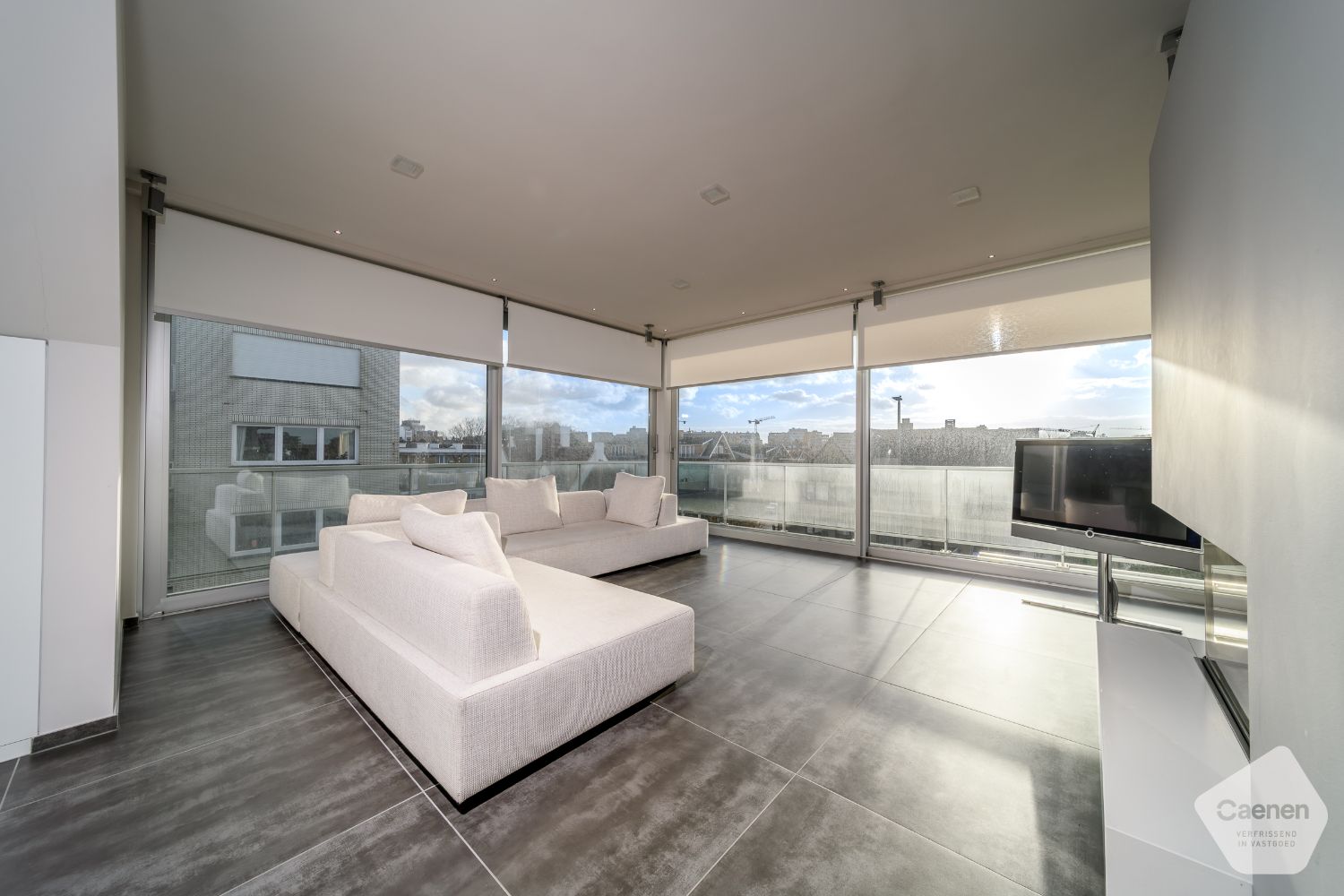 Luxueus instapklaar dakappartement op toplocatie met open zicht en zeezicht foto 5