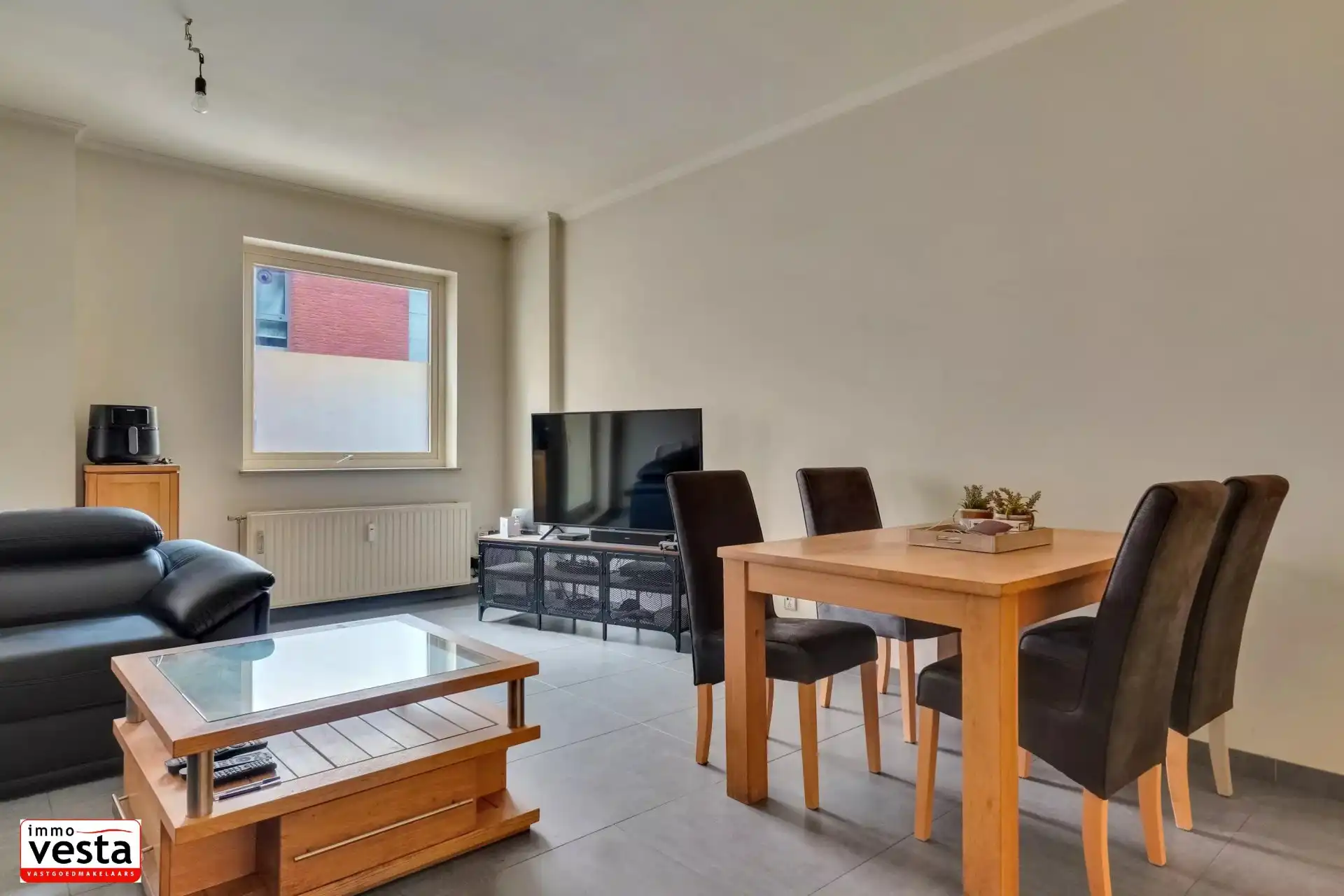 Instapklaar appartement nabij het (commercieel) centrum van de stad. foto 8