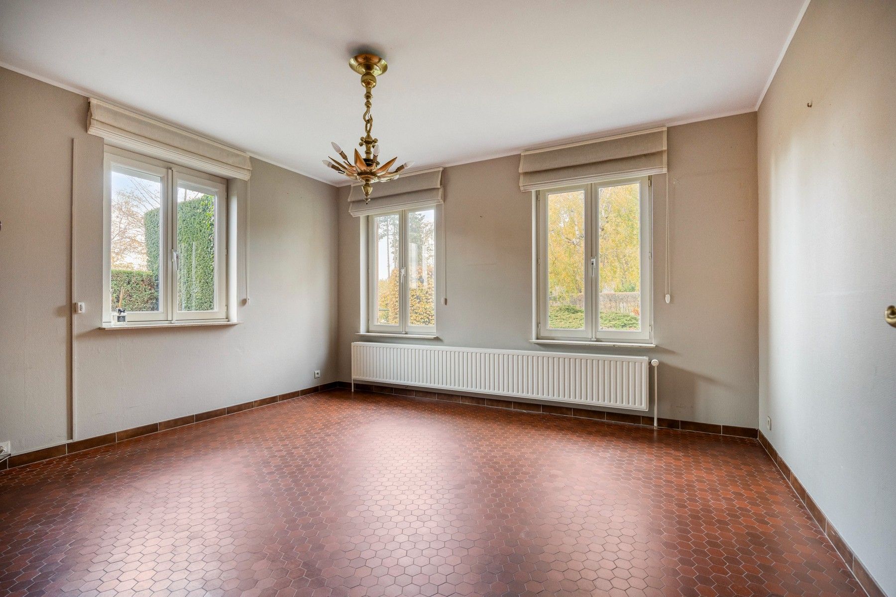 Gezinswoning met 6 slaapkamers op een perceel van 12a foto 13