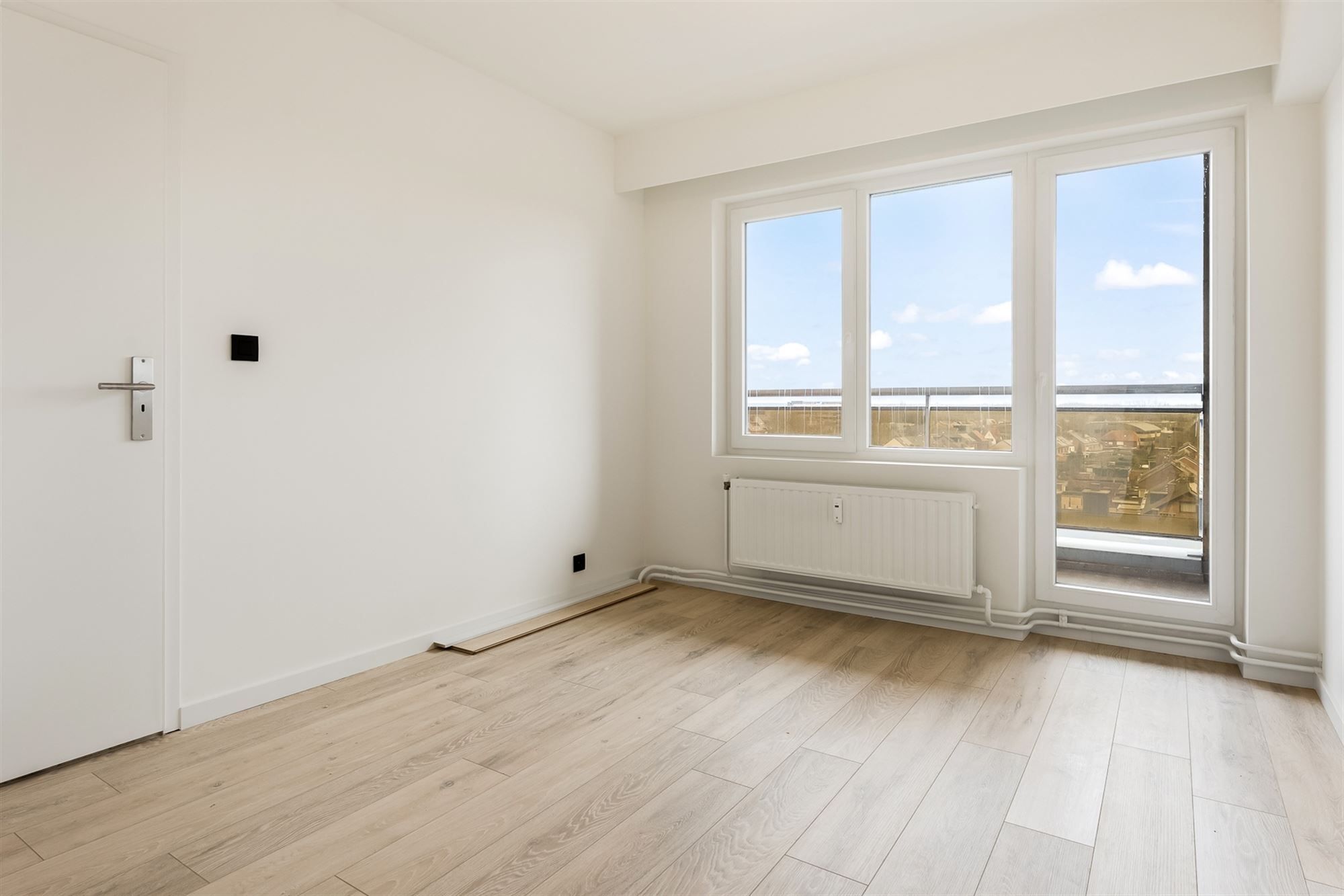 INSTAPKLAAR EN VERNIEUWD 1 SLAAPKAMER APPARTEMENT OP WANDELAFSTAND VAN HET CENTRUM foto 13