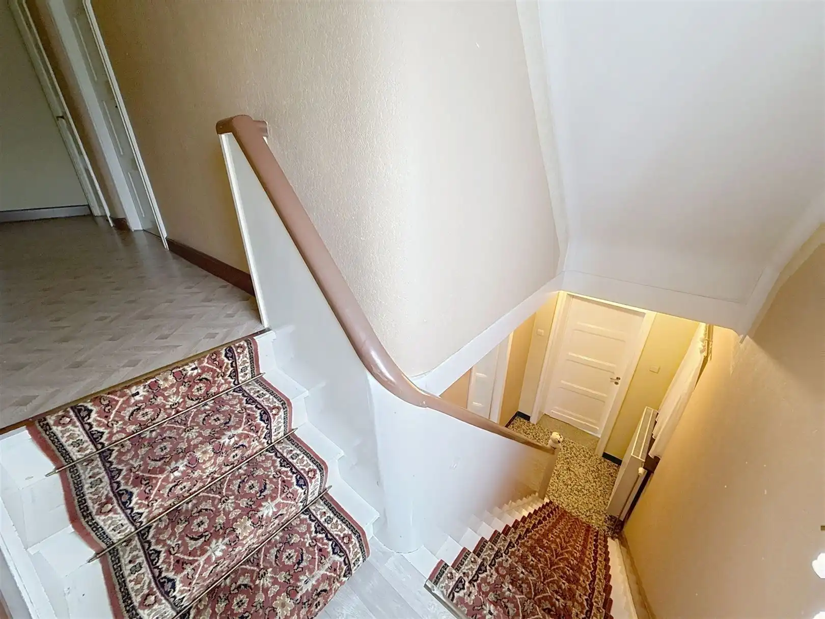 Ruime woning met 4 slpks en verhuurde studio + tuin foto 17