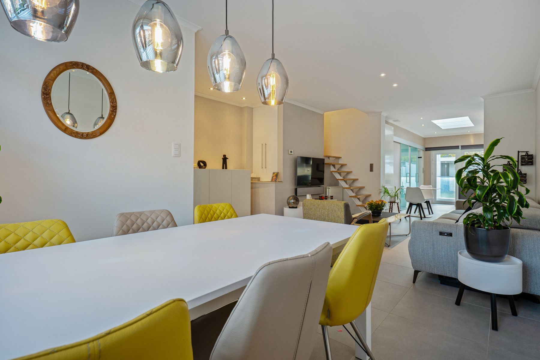 Gerenoveerde woning in een topbuurt foto {{pictureIndex}}