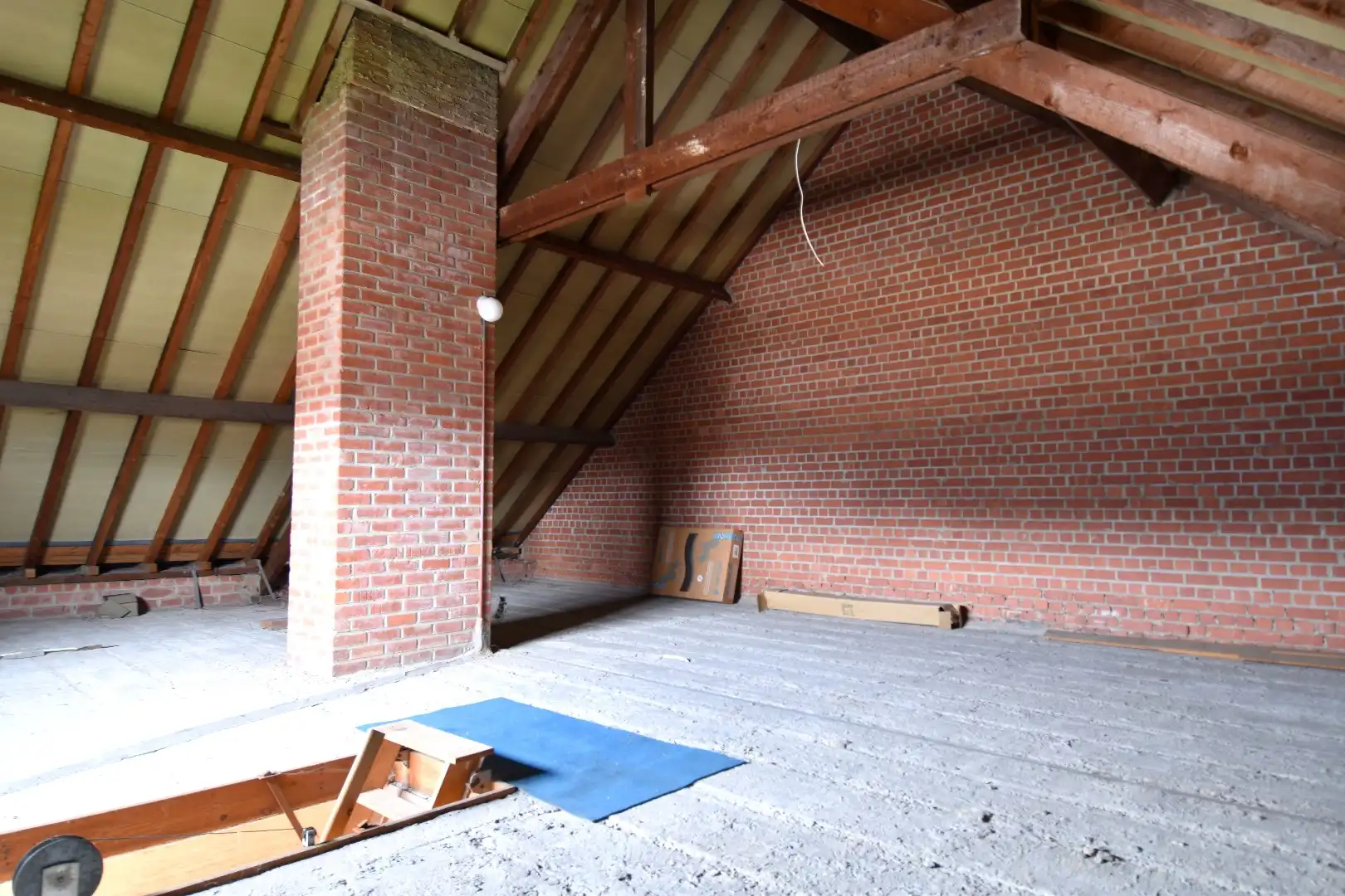 Ruime halfopen bebouwing met 4 slaapkamers en garage in een gezellige woonwijk te Bissegem foto 15