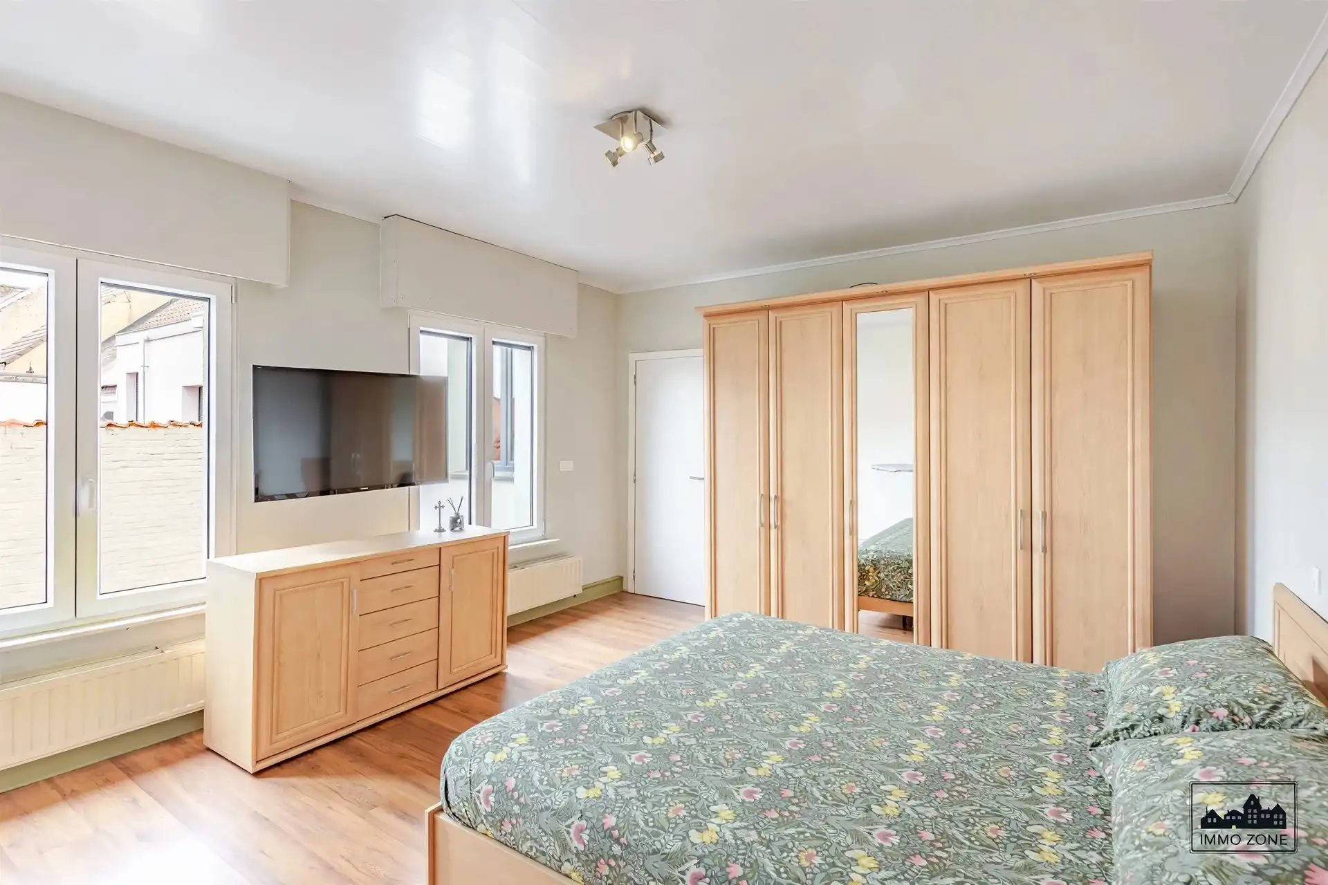 Woning met 4 slaapkamers én magazijn op toplocatie foto 12