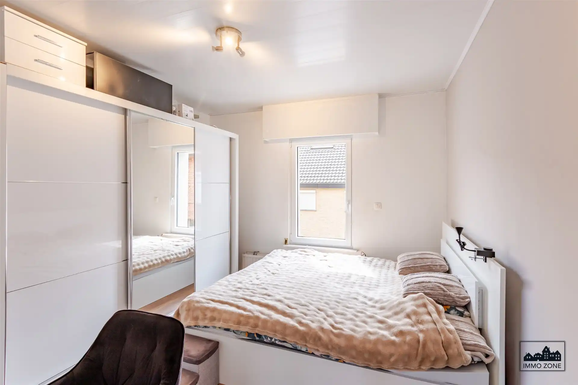 Woning met 4 slaapkamers én magazijn op toplocatie foto 12