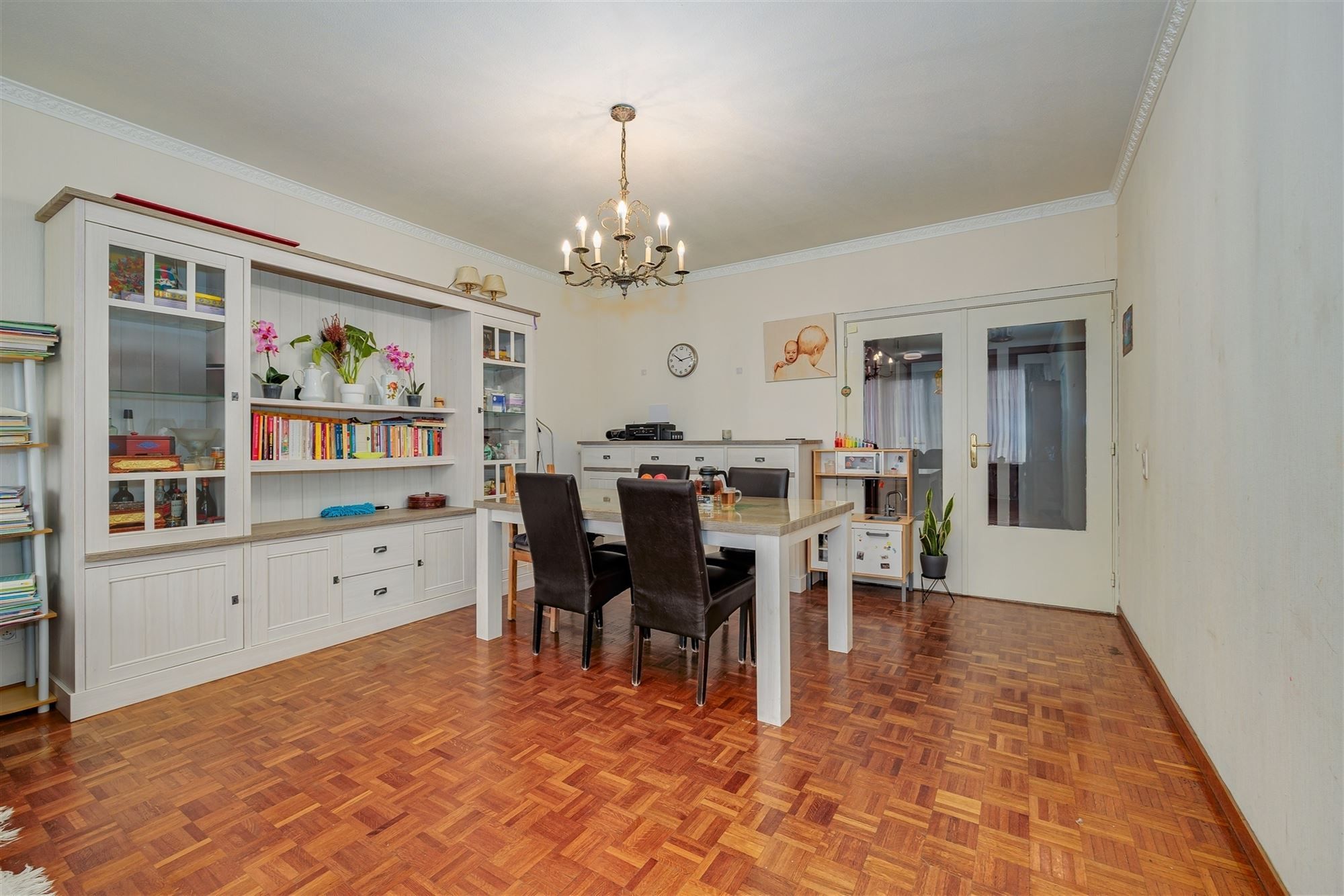  Instapklaar appartement met 2 slaapkamers + autostaanplaats foto 6