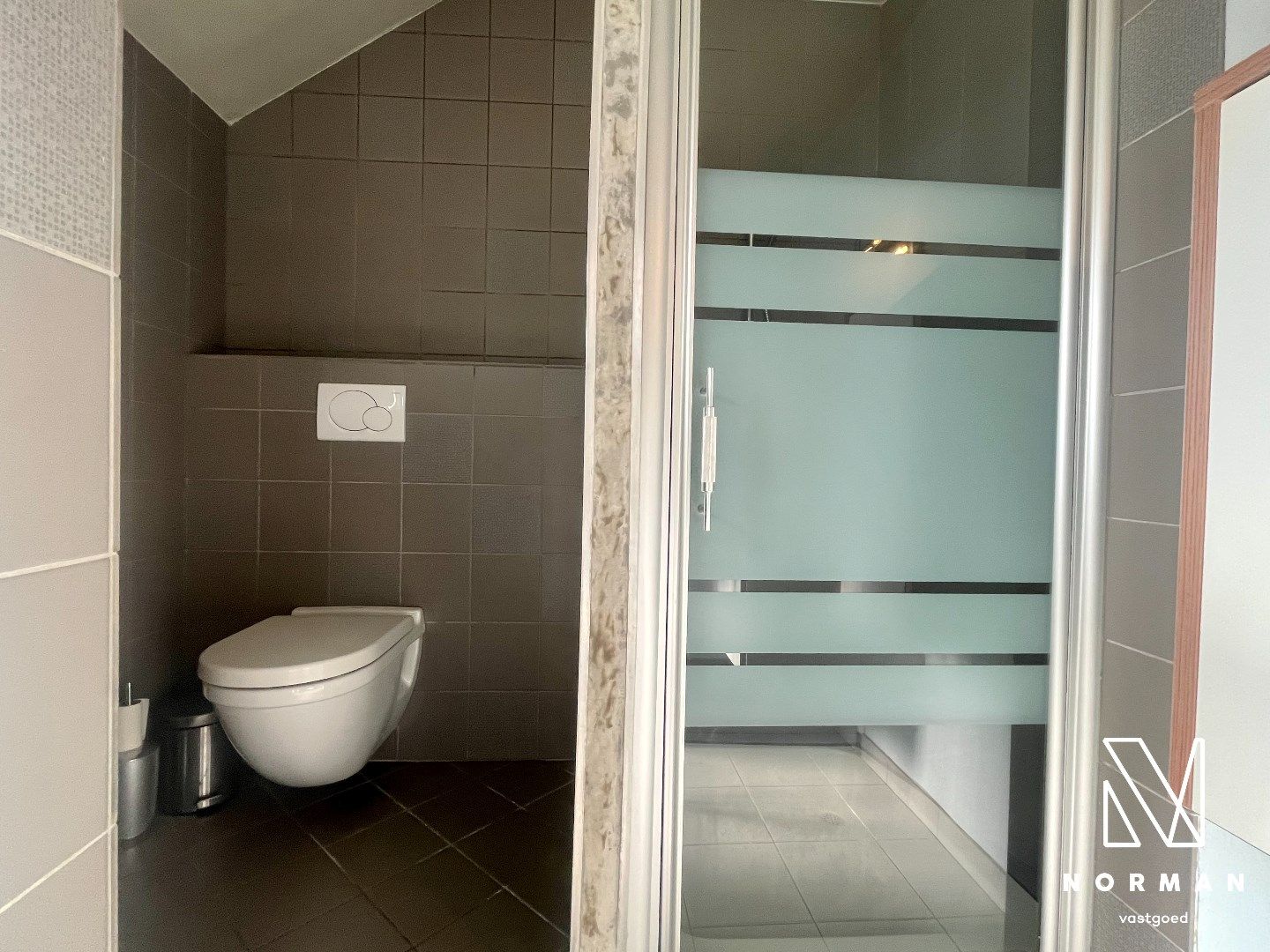Gezellige rijwoning te koop in Harelbeke! foto 9
