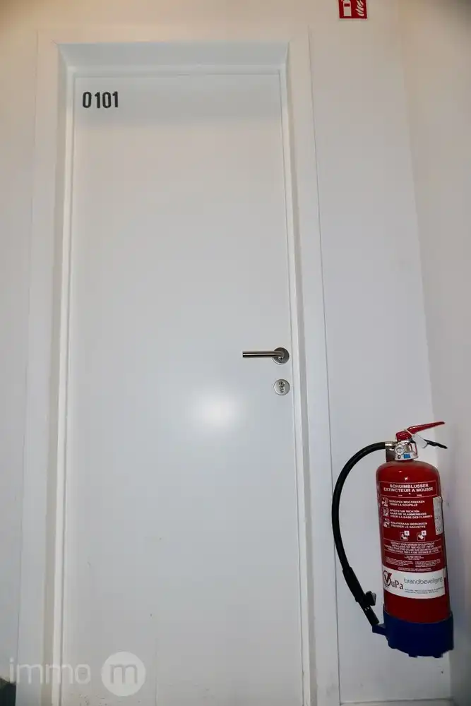 Gemeubelde studio 32m2 met aparte slaapkamer en open uitzicht – Tervuursevest Leuven foto 17