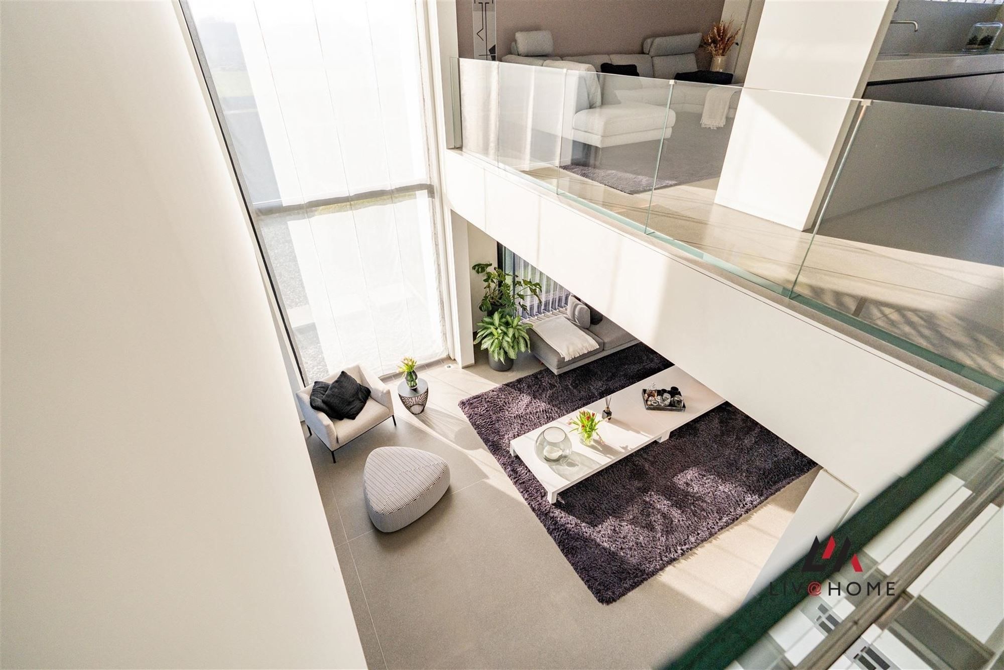 Moderne landbouwwoning met serre en loods op 10 ha foto 18