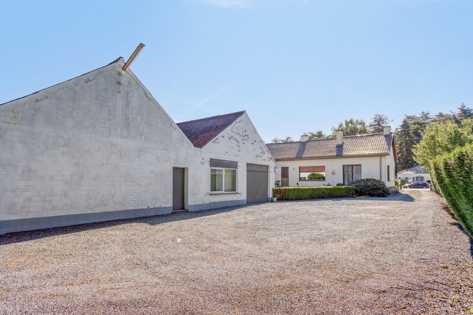 Instapklare Woning met Vergunde Loods en Kantoorruimte! foto 18