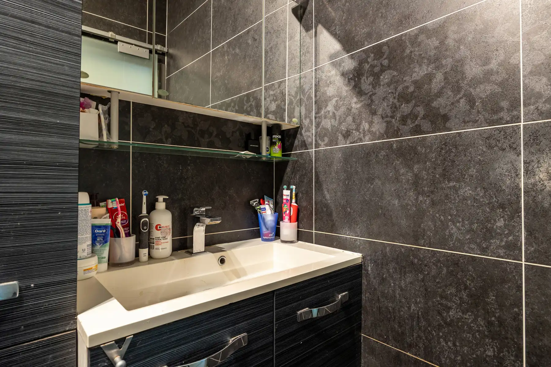 Appartement met 2 slaapkamers in de Altena-wijk te Kontich foto 10